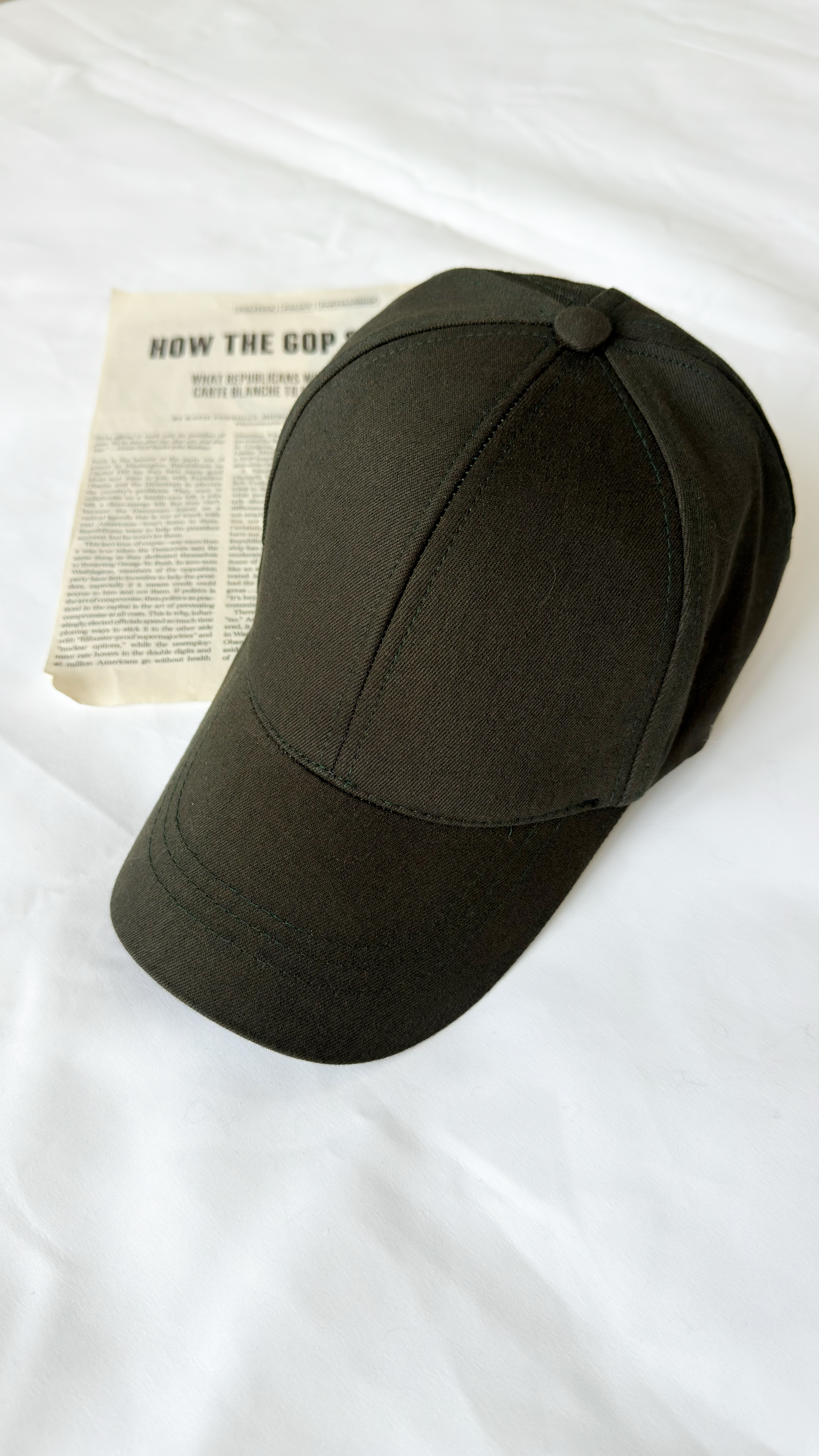 نمای دیگر از کلاه بیسیک رنگ سبز ارتشی