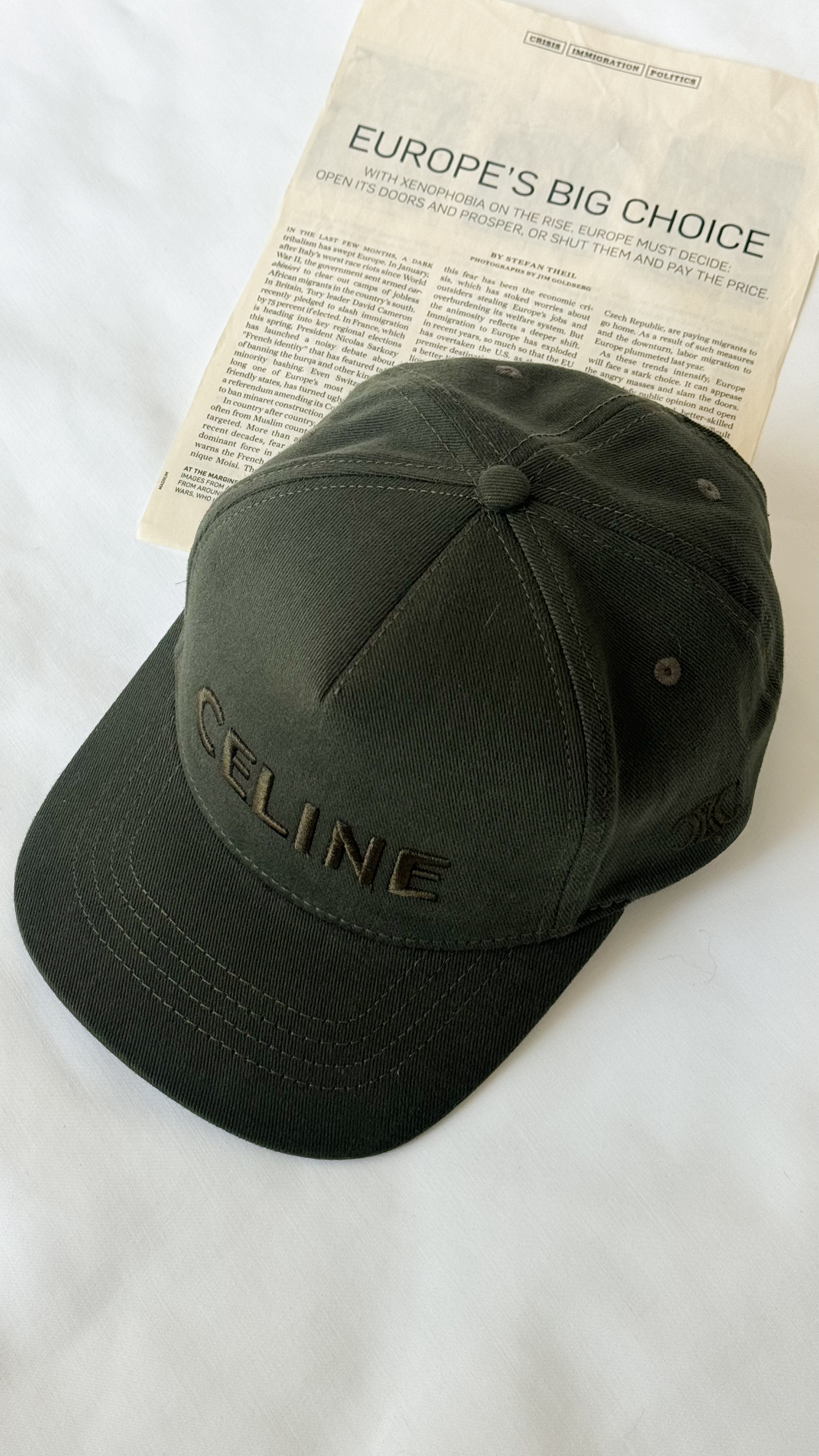 نمای دیگر از کلاه سلین رنگ سبز ارتشی