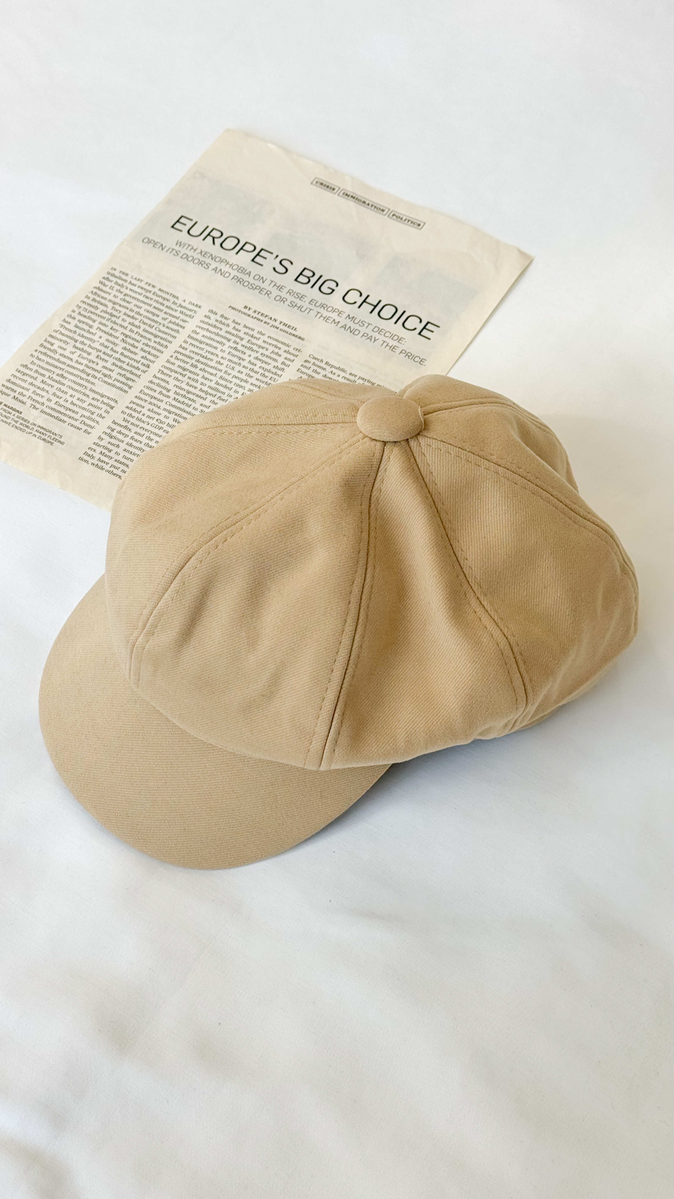 نمای دیگر از کلاه کاپیتانی بیسیک رنگ کرم