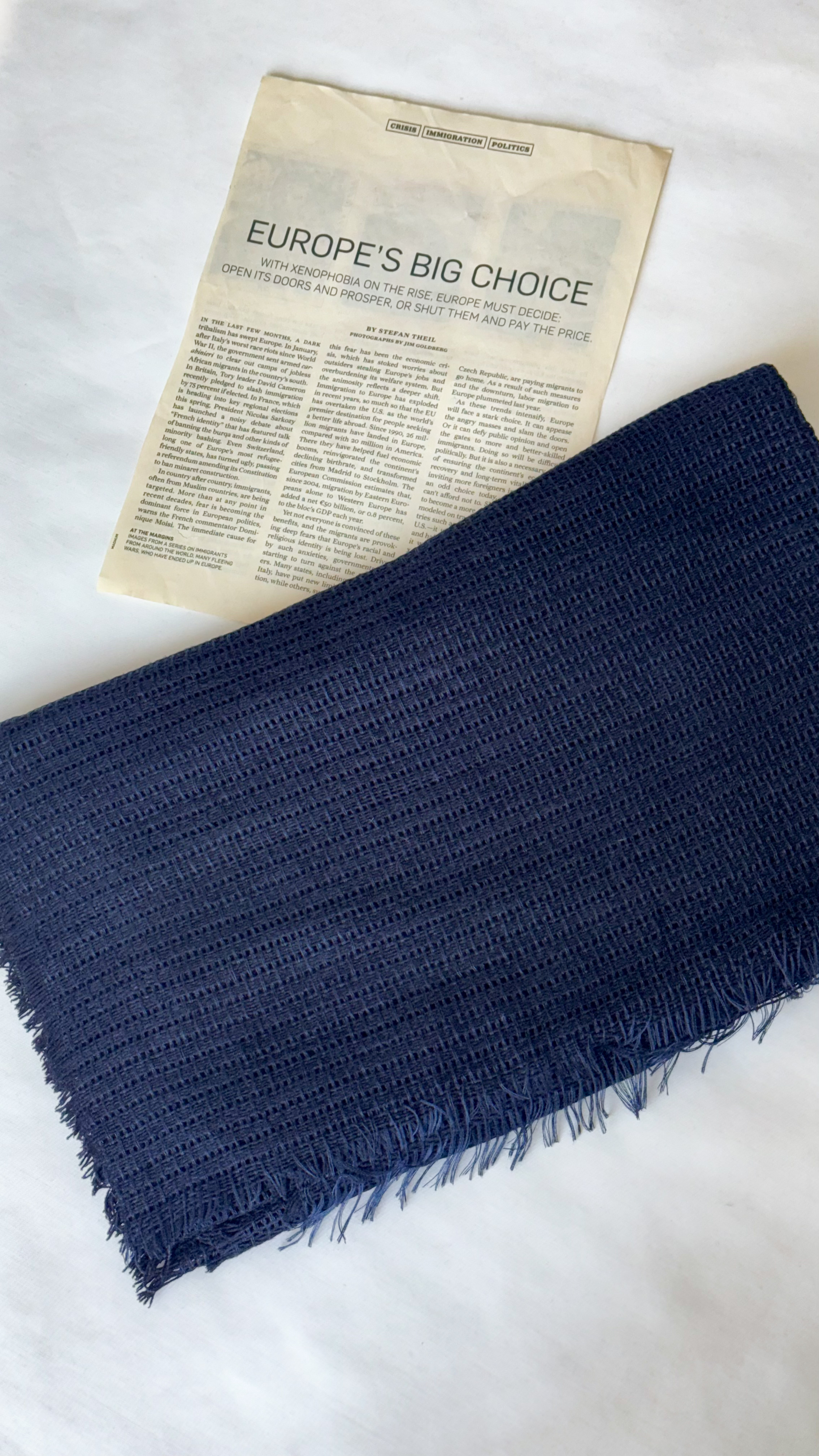 نمای دیگر از شال حصیری رنگ سرمه ای