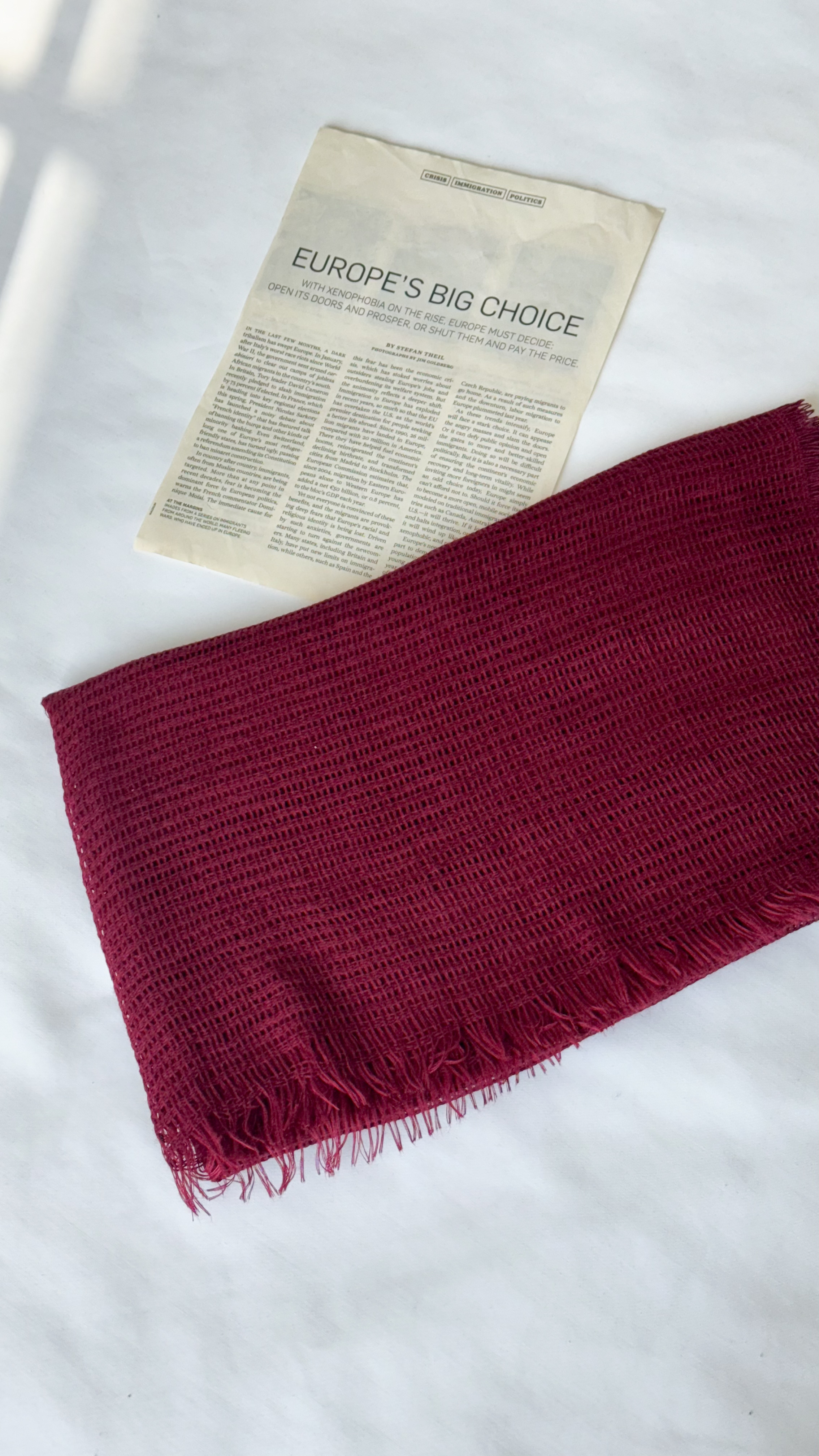 نمای دیگر از شال حصیری رنگ زرشکی