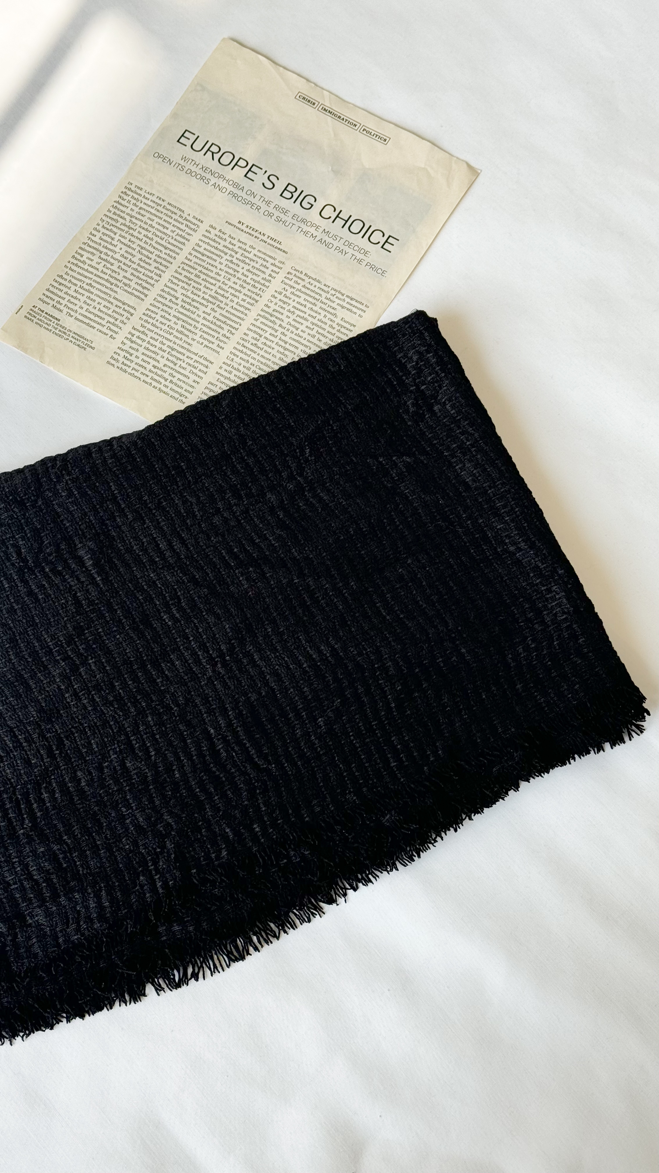 نمای دیگر از شال حصیری رنگ مشکی