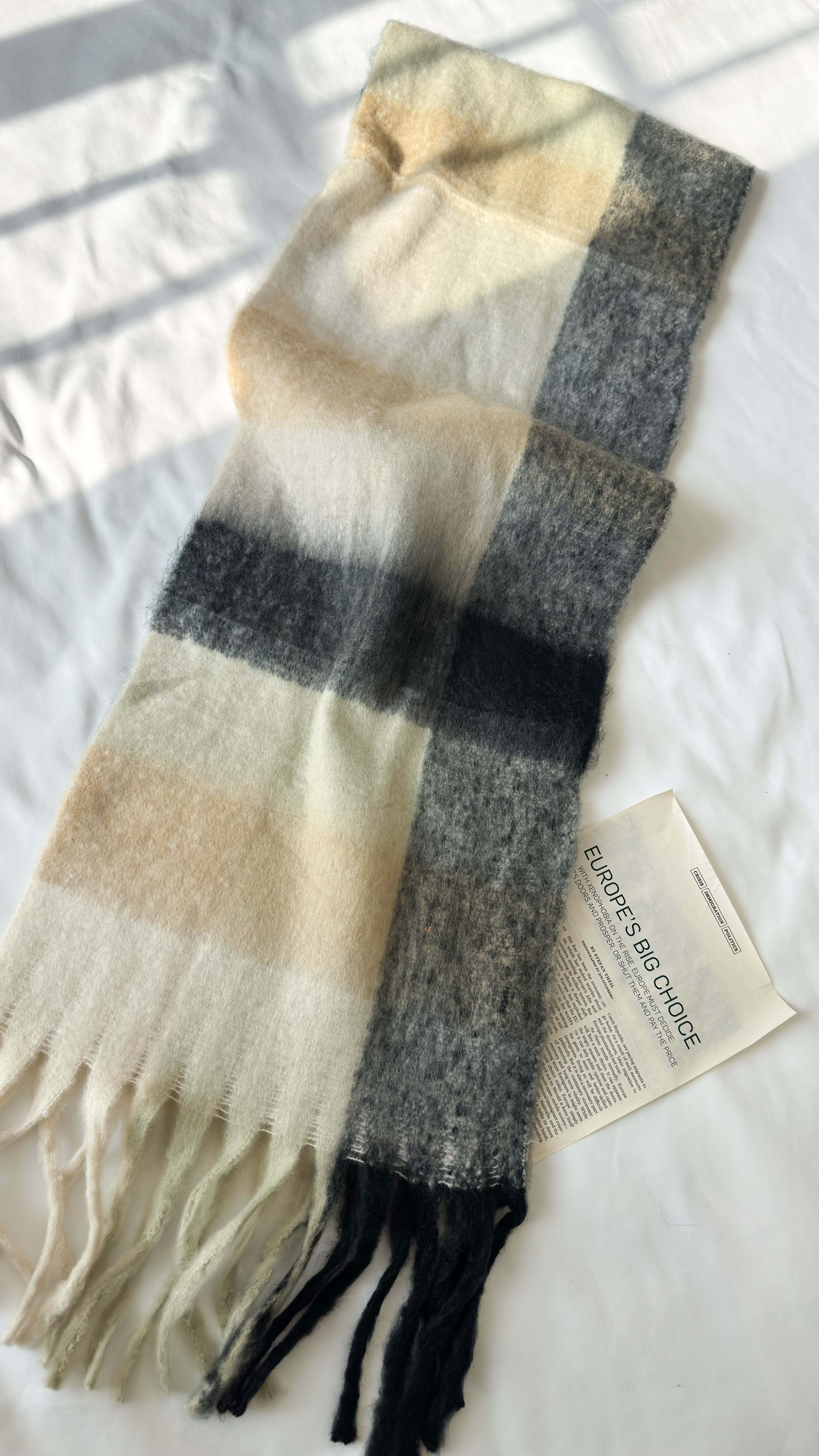 نمای دیگر از بیگ اسکارف چهارخونه پینترستی 4 رنگ تک رنگ