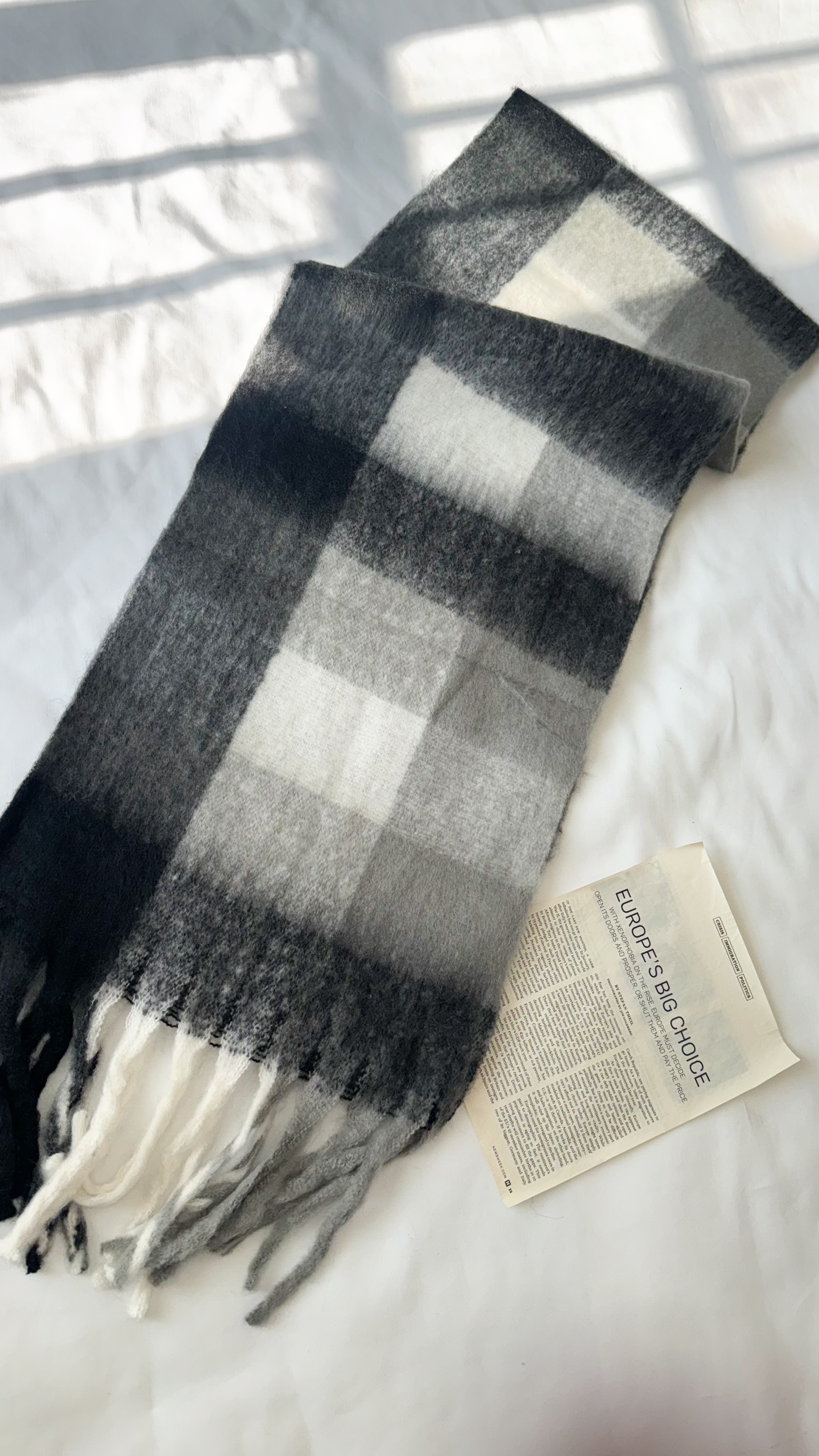 نمای دیگر از بیگ اسکارف چهارخونه پینترستی 7 رنگ تک رنگ