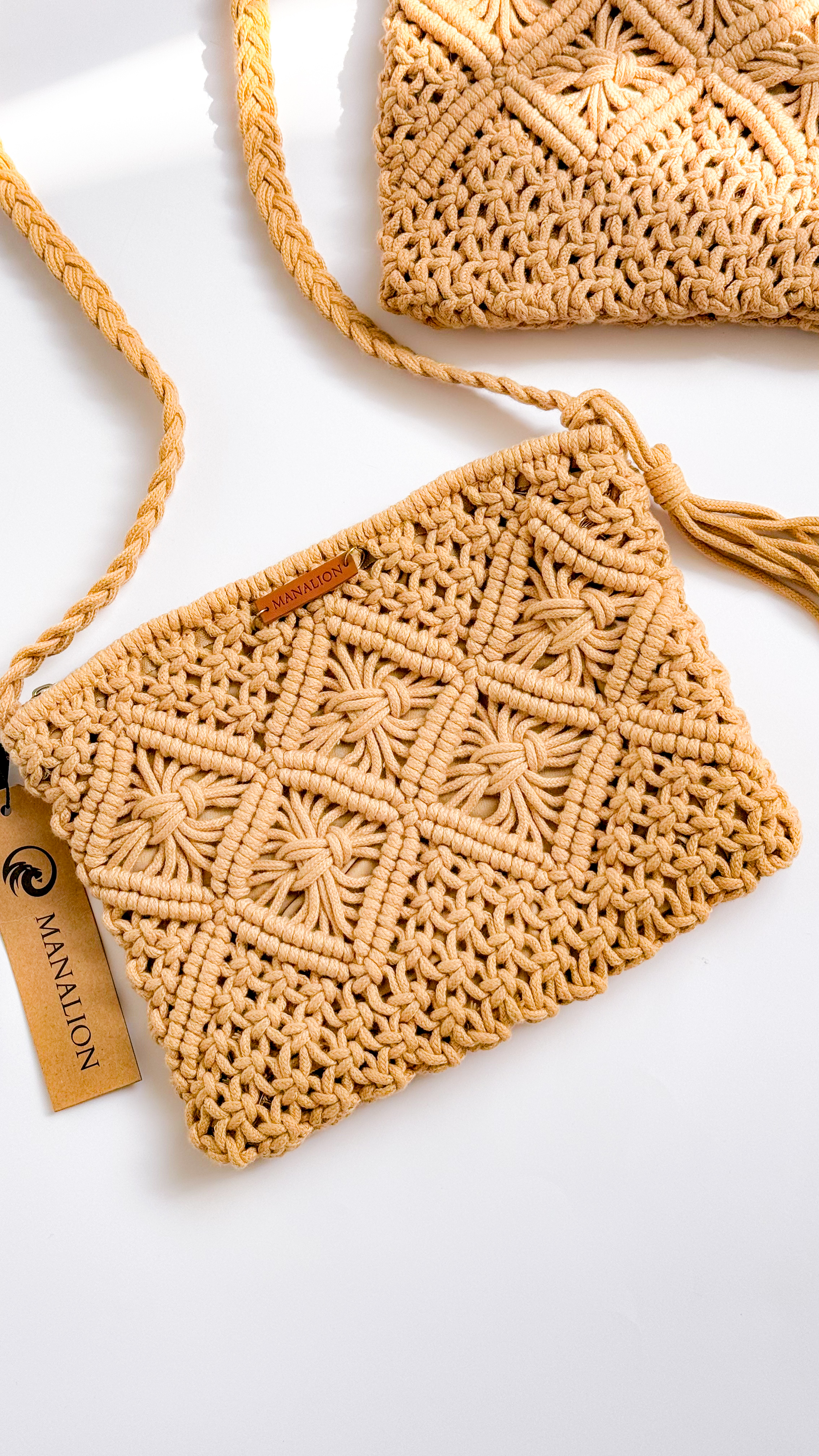 نمای دیگر از کیف مکرومه ساده رنگ کرم