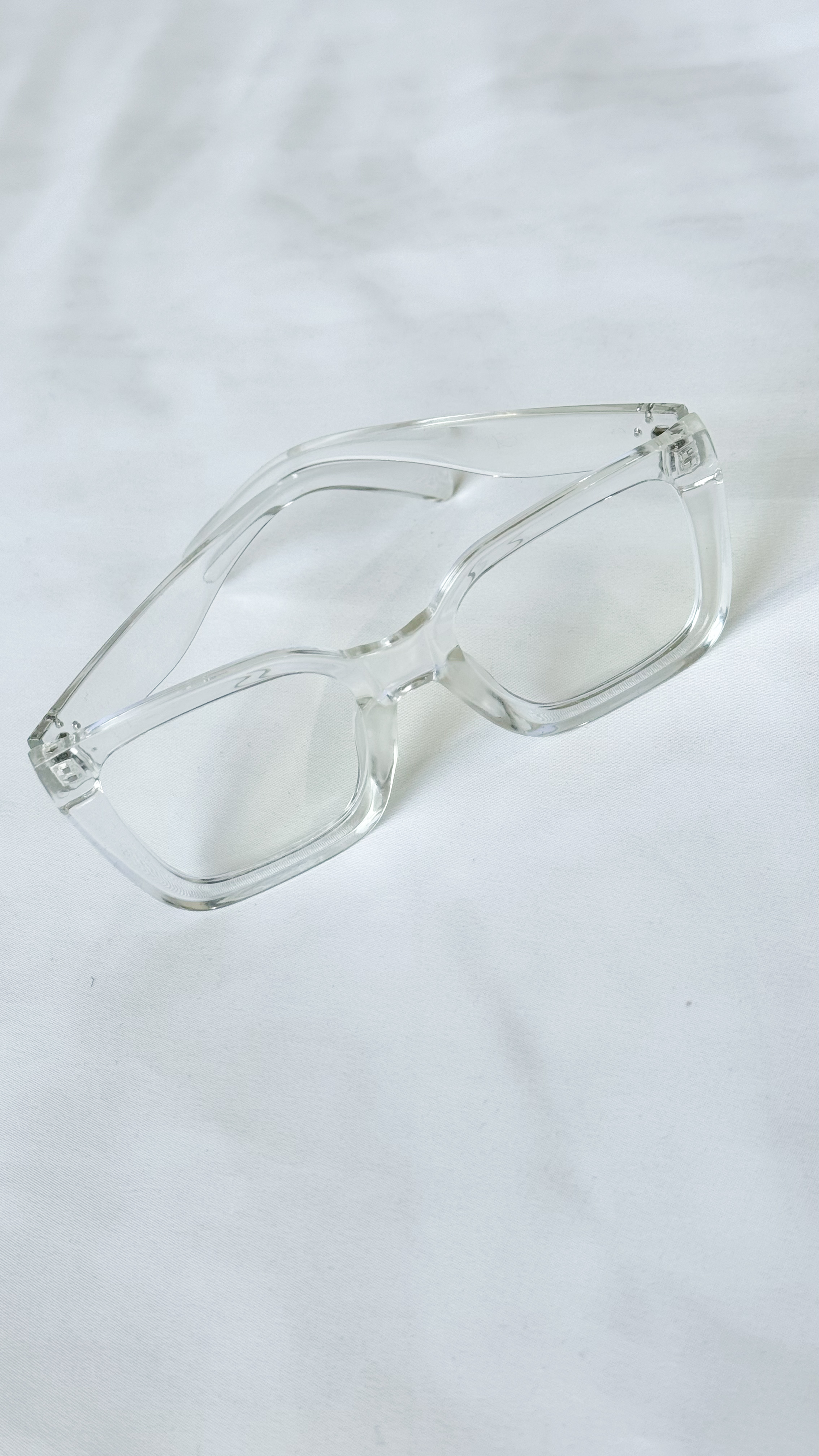 نمای دیگر از عینک بلوکات سلین رنگ تک رنگ