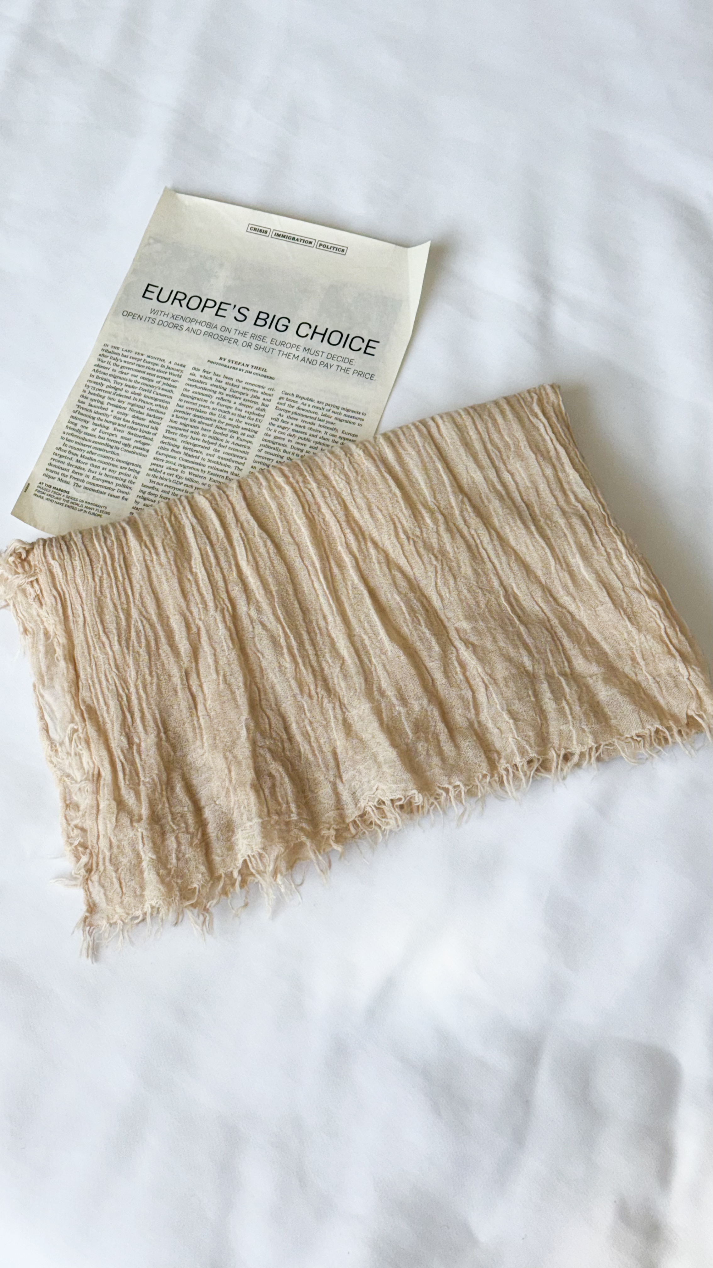 نمای دیگر از شال سنگشور رنگ کرم