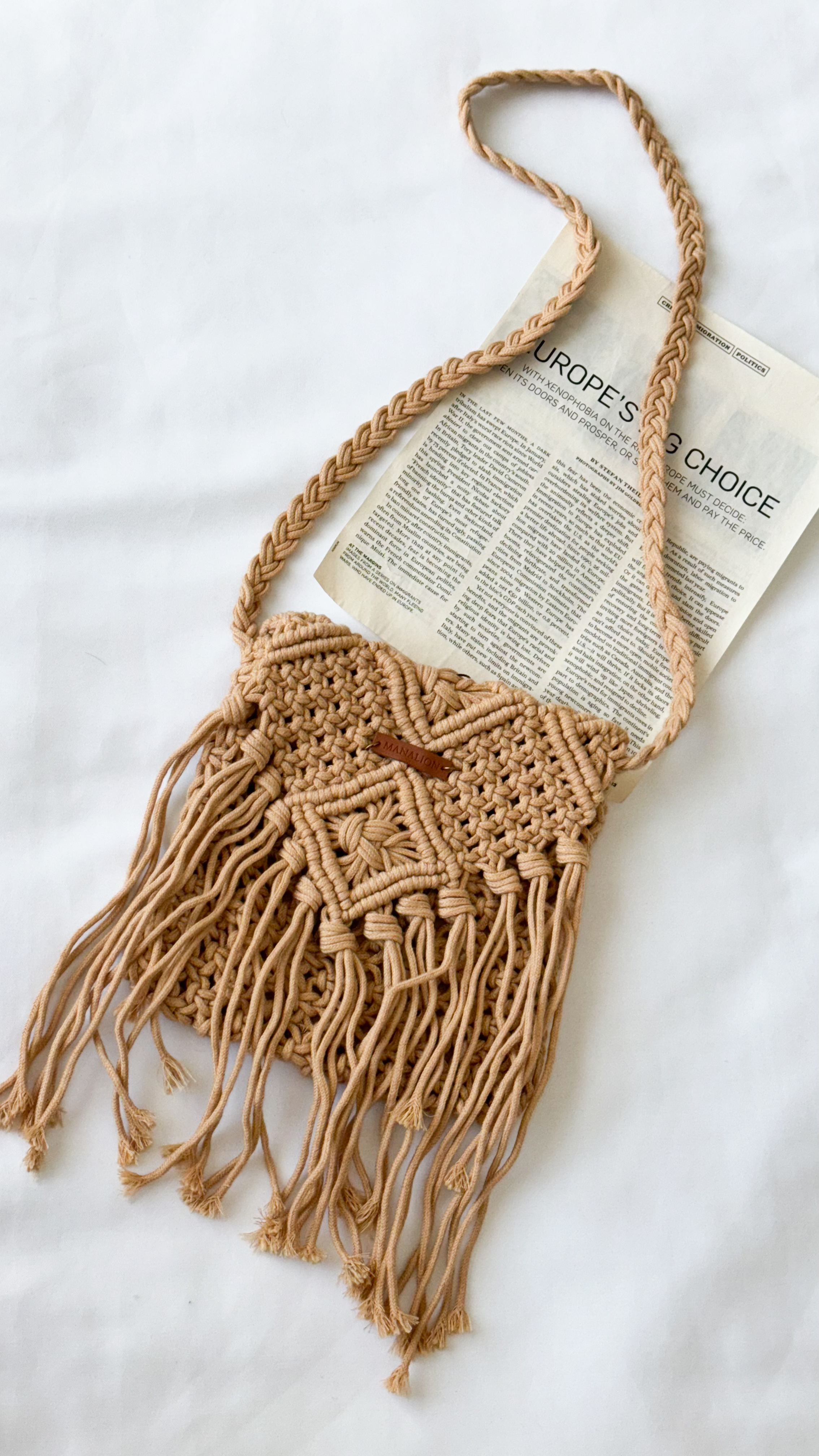 نمای دیگر از کیف مکرومه ریش رنگ کرم