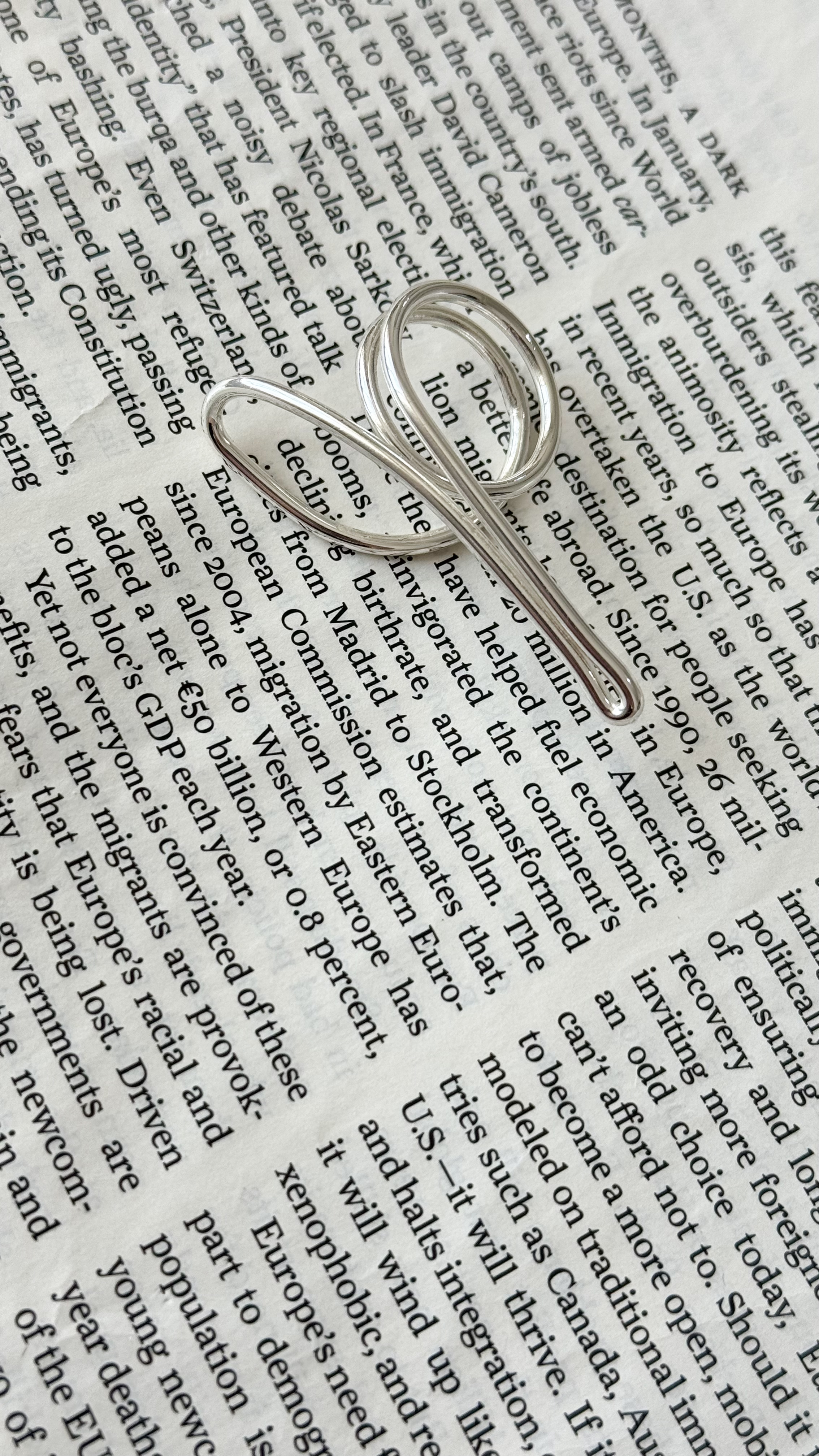 نمای دیگر از انگشتر های طرح امضا رنگ انگشتر امضا کشیده