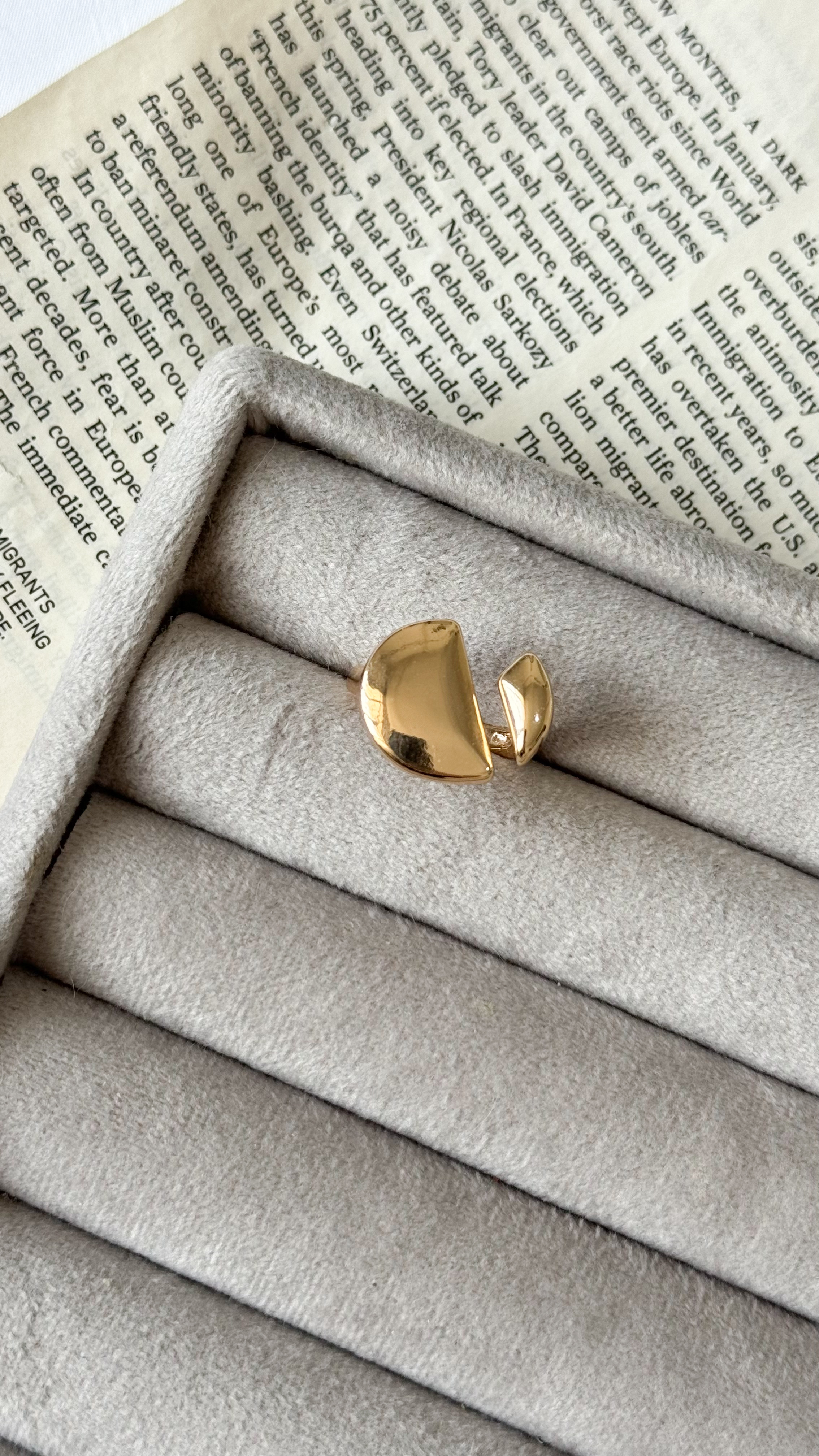 نمای دیگر از انگشتر های رزگلد رنگ انگشتر دو طرفه