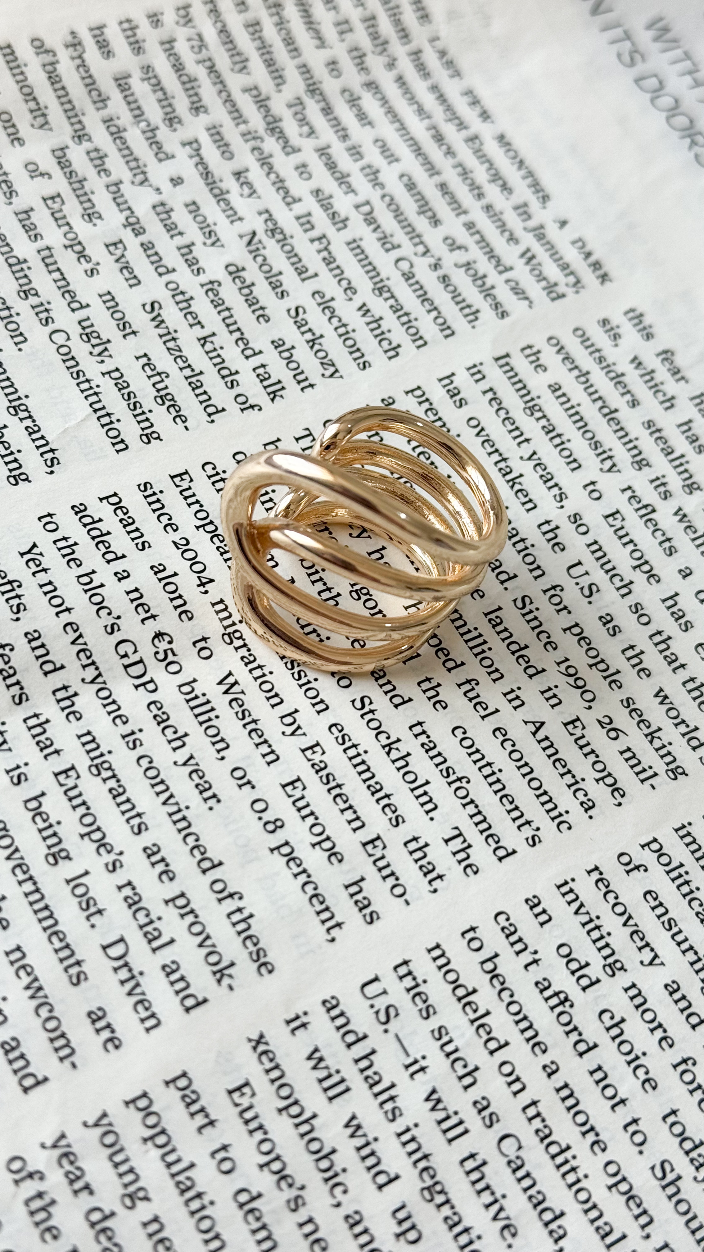 نمای دیگر از انگشتر های رزگلد رنگ انگشتر میله ای