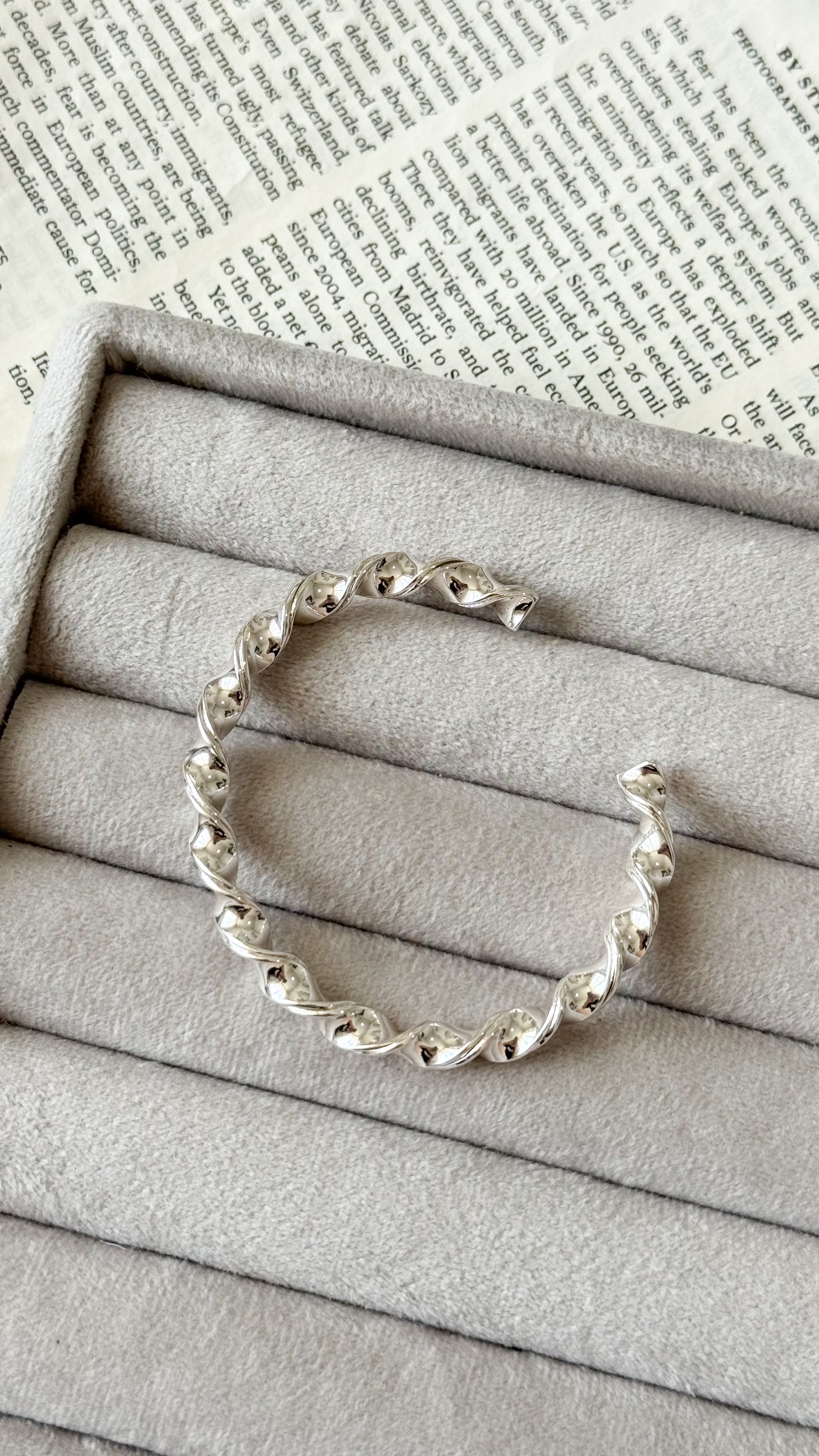 نمای دیگر از بنگل پیچ رنگ تک رنگ