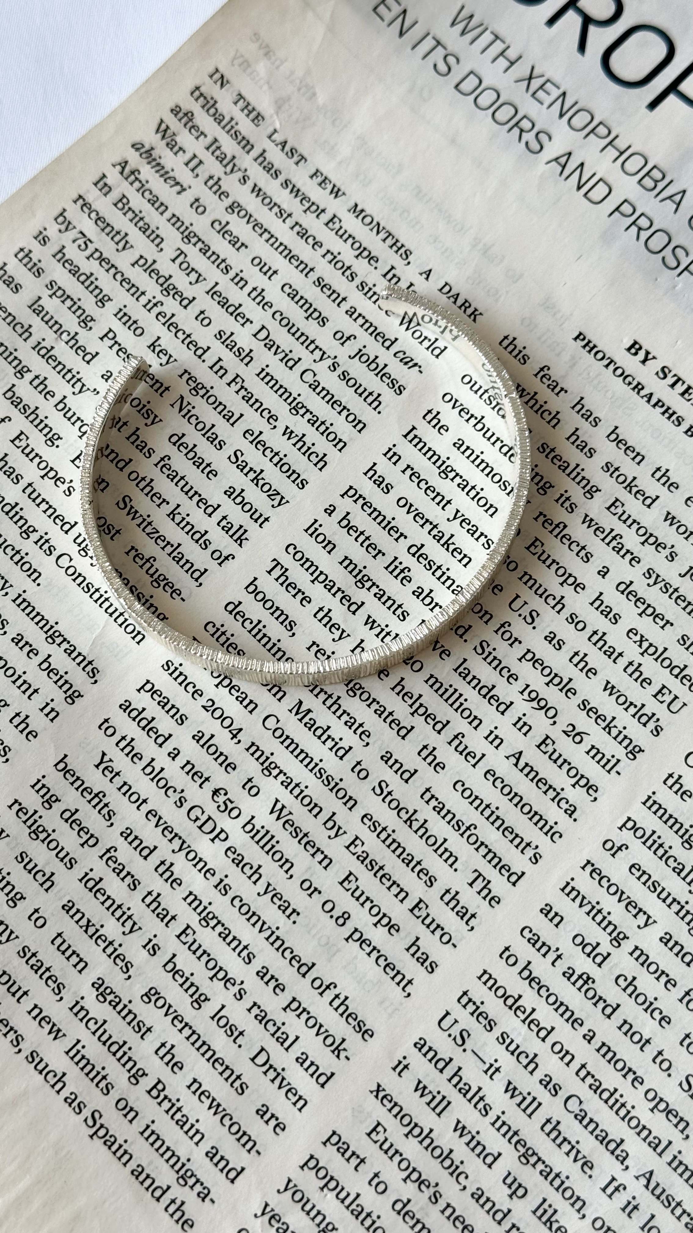 نمای دیگر از بنگل ساده رنگ تک رنگ