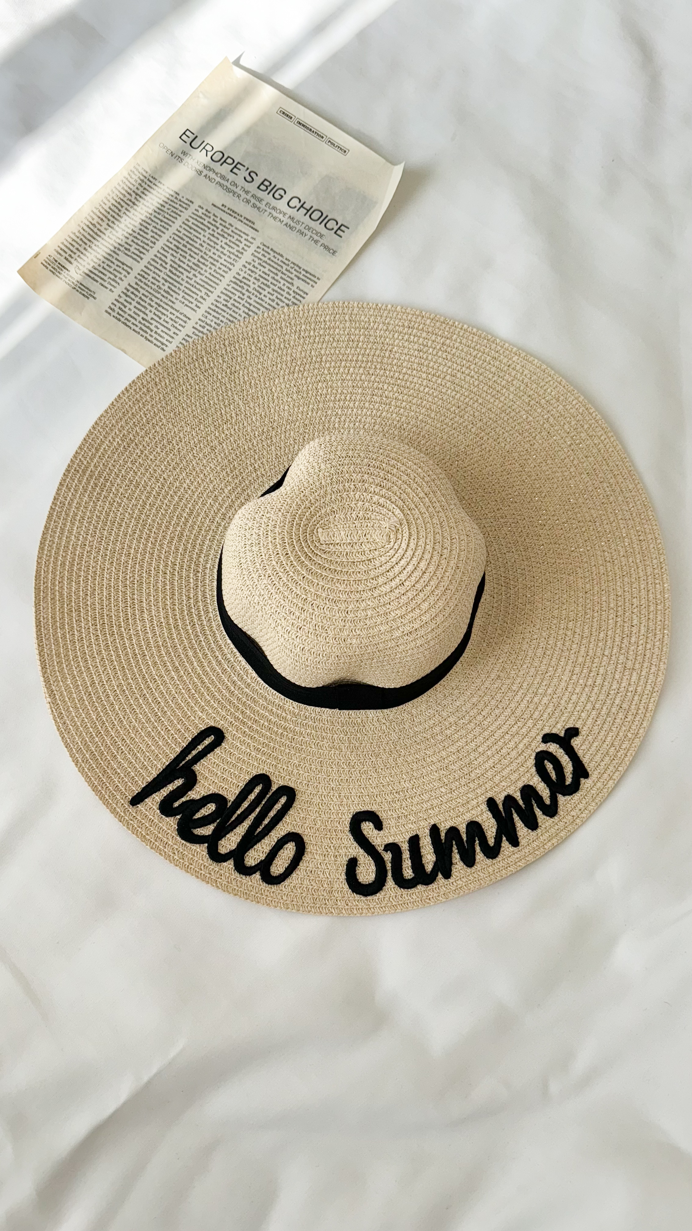 نمای دیگر از کلاه هلو سامر رنگ کرم