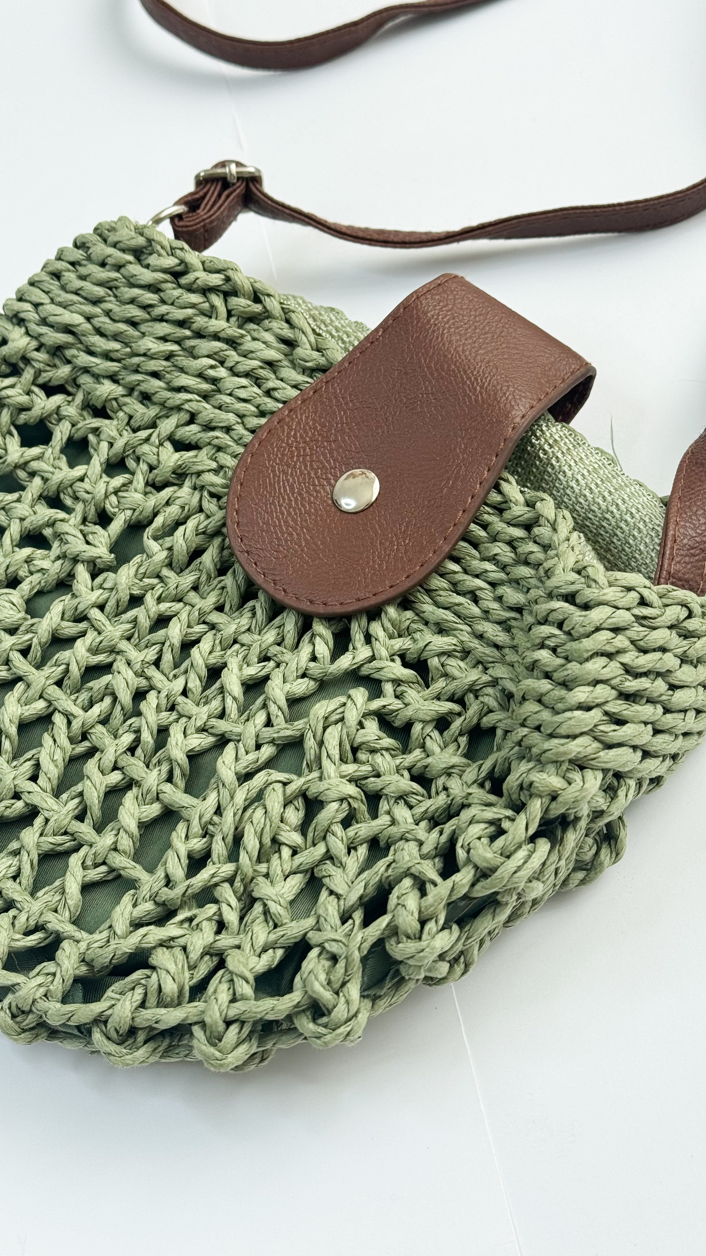 نمای دیگر از کیف رافیا رنگی رنگ سبز