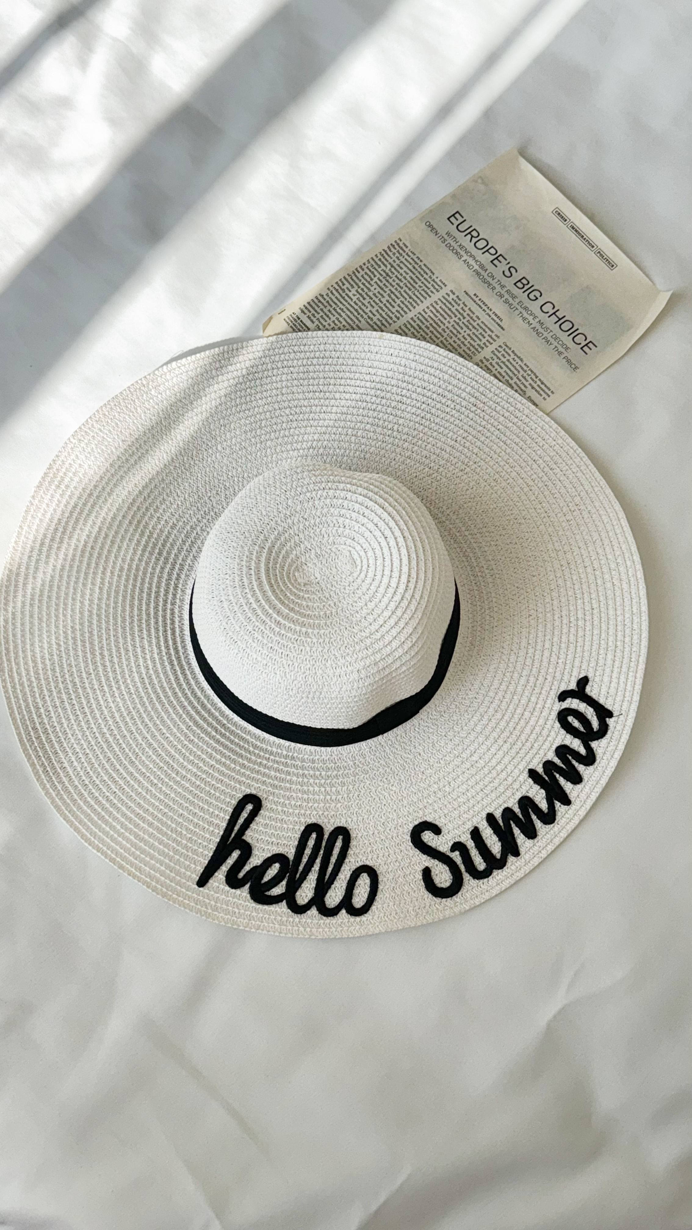 نمای دیگر از کلاه هلو سامر رنگ سفید