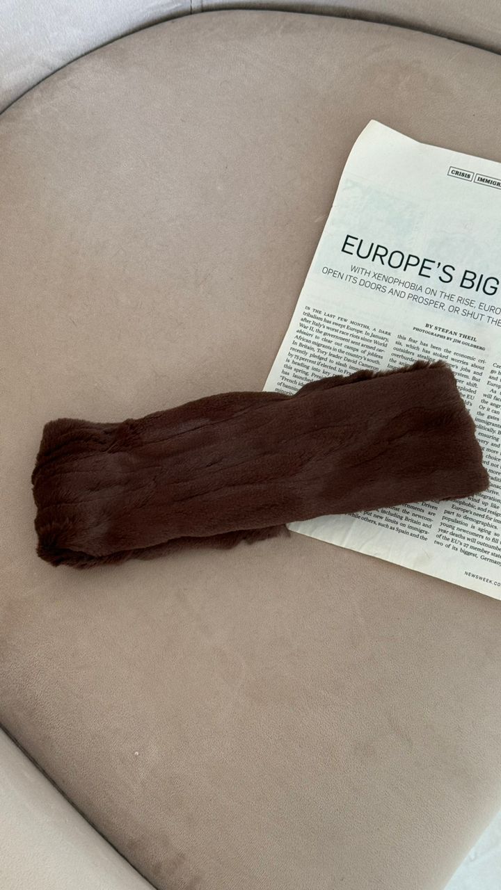 نمای دیگر از هد روسی وارداتی رنگ قهوه ای طرح برجسته