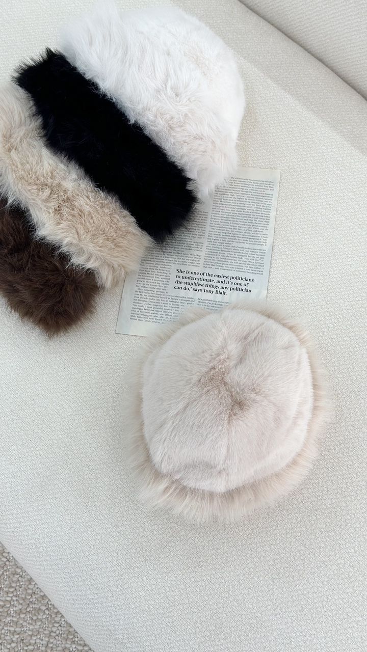 نمای دیگر از کلاه روسی رنگ کرم