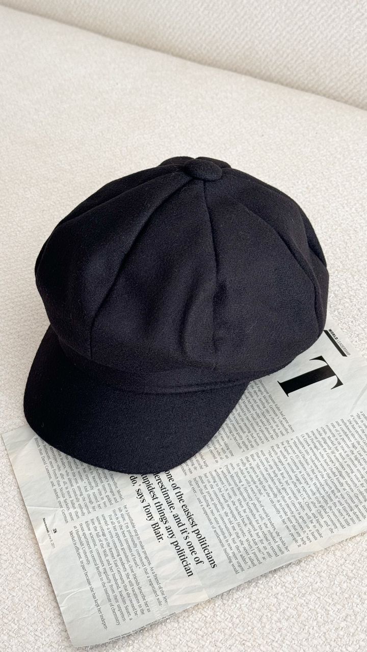 نمای دیگر از کلاه کاپیتانی فوتر رنگ مشکی