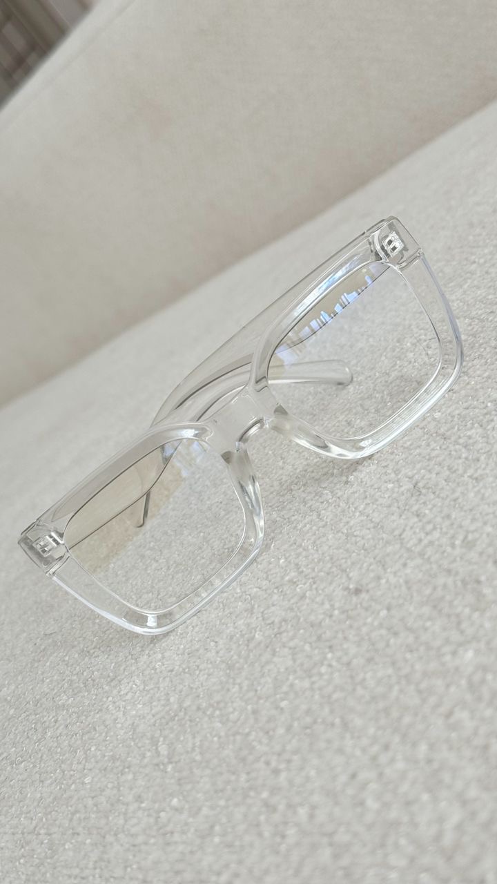 نمای دیگر از عینک بلوکات سلین رنگ تک رنگ