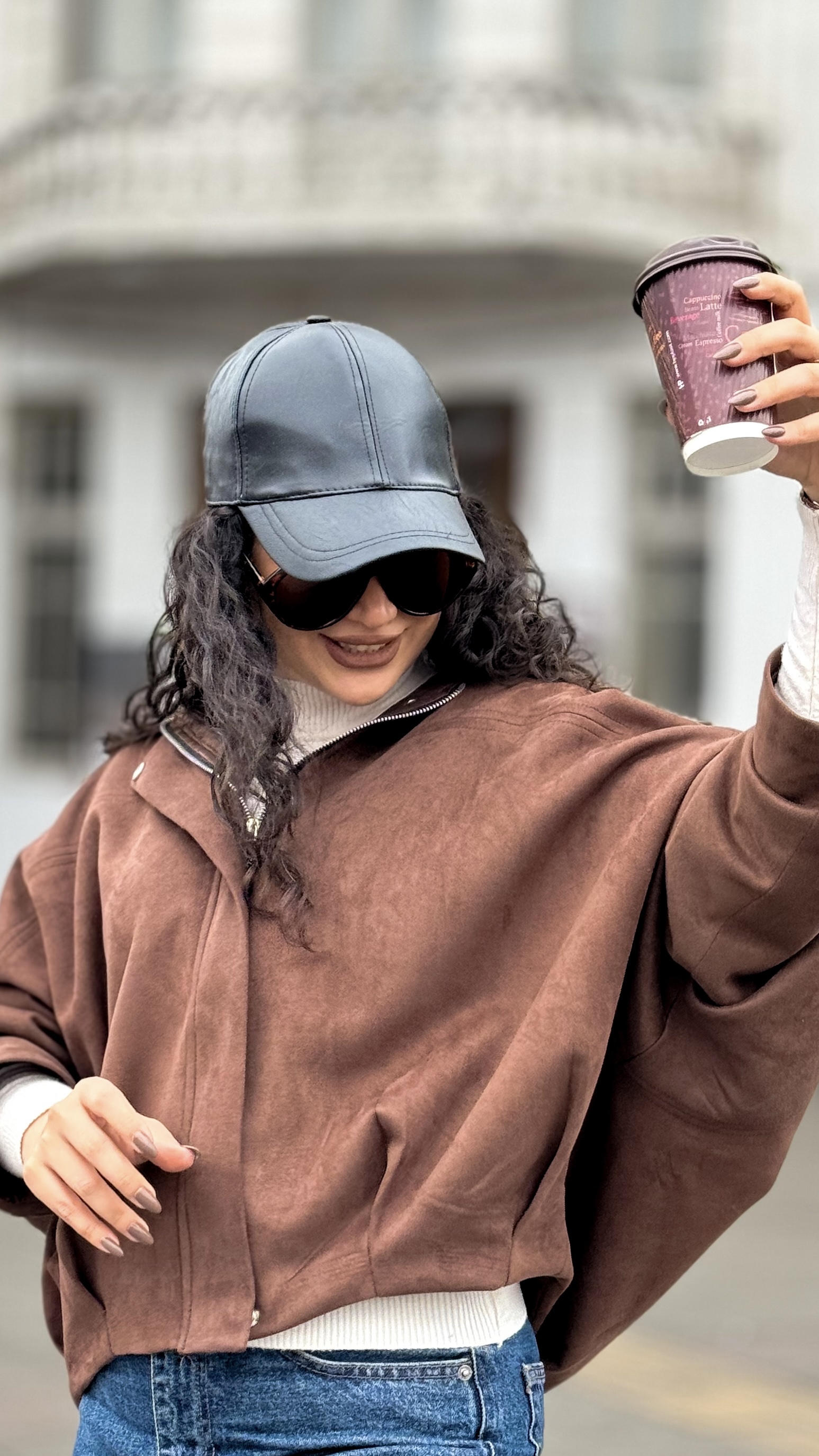 نمای دیگر از کلاه چرم