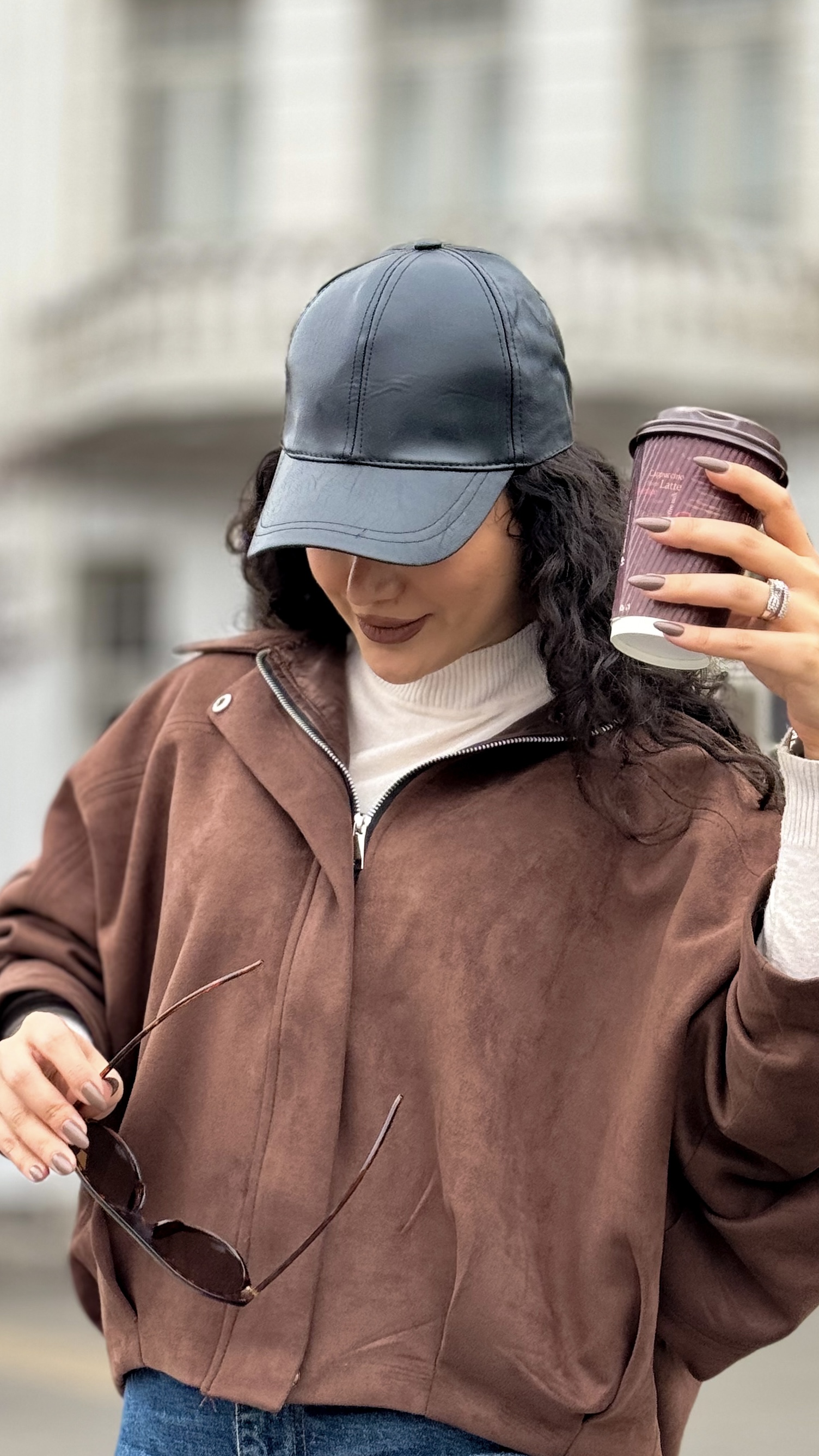 نمای دیگر از کلاه چرم