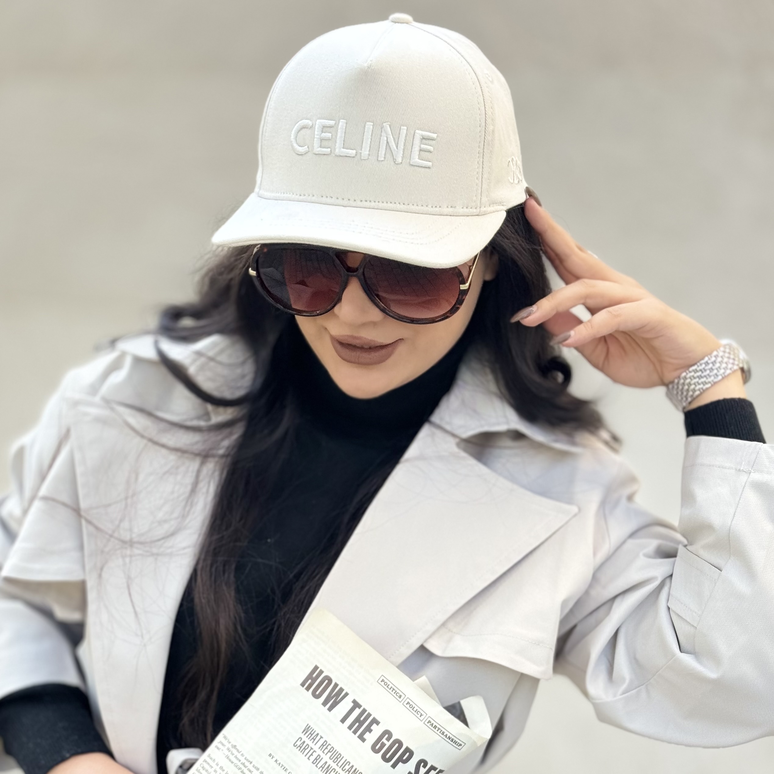 نمای دیگر از کلاه تراکر فونت Celine