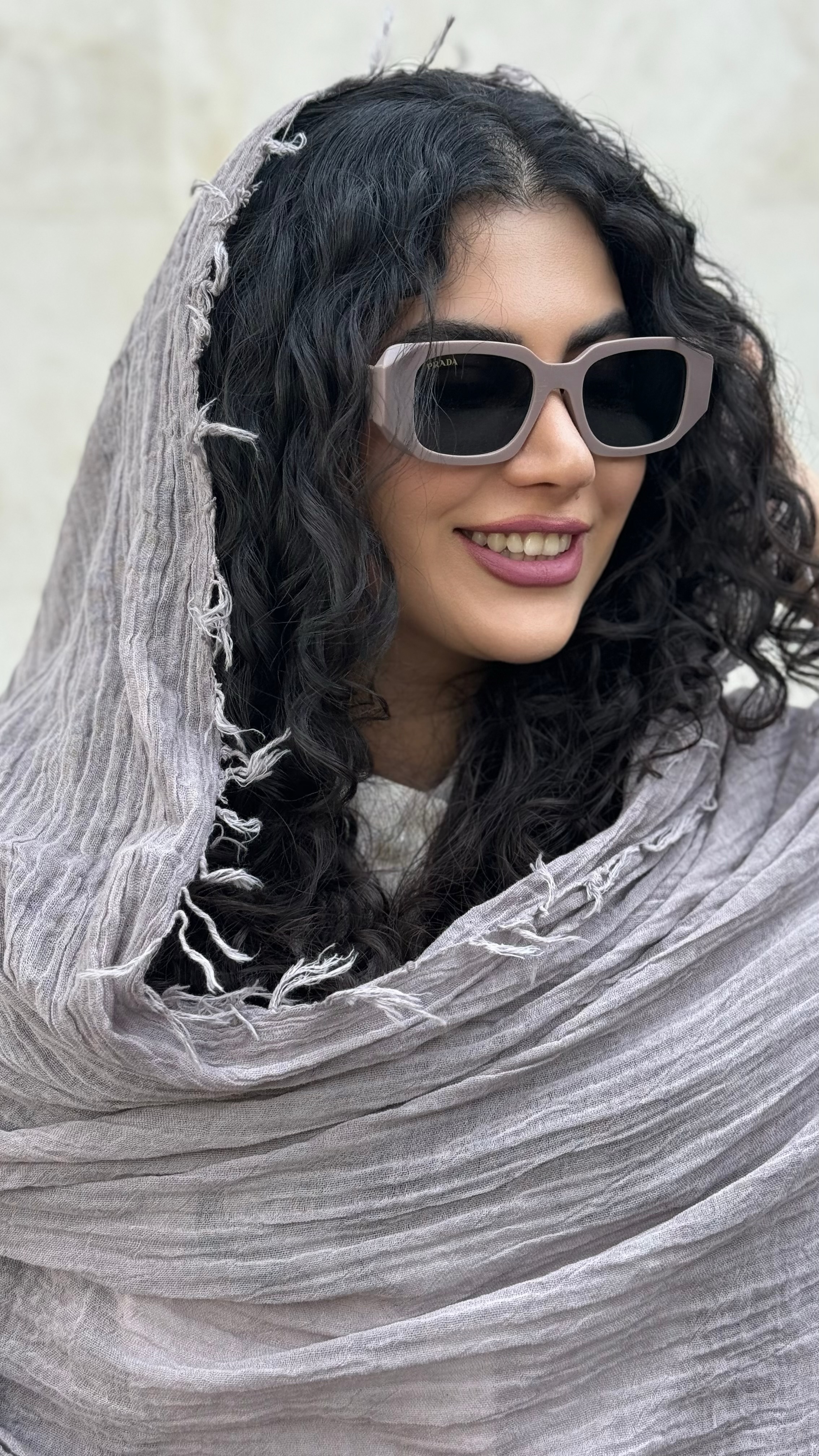 نمای دیگر از عینک پرادا