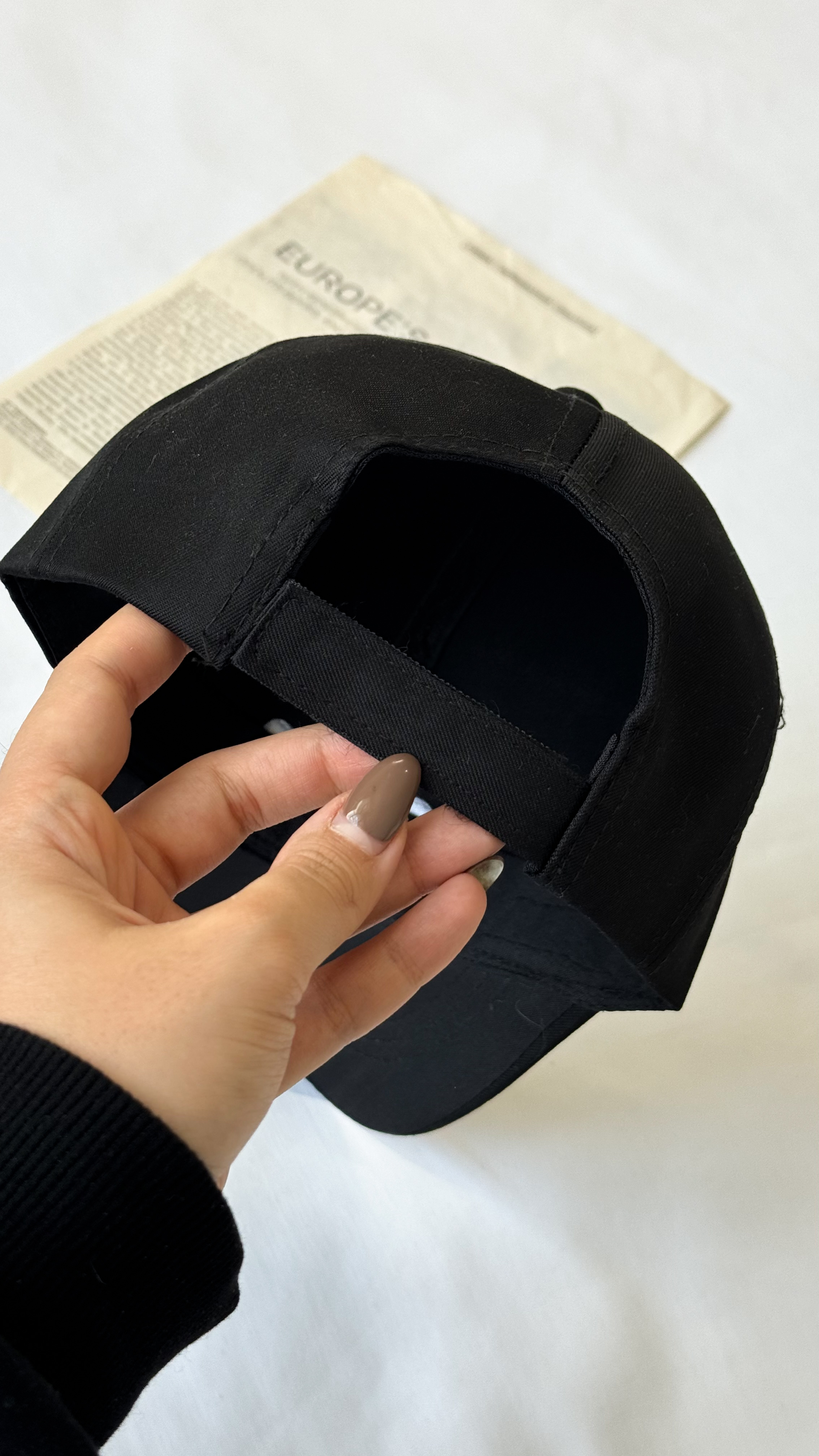 نمای دیگر از کلاه سلین طرح دار