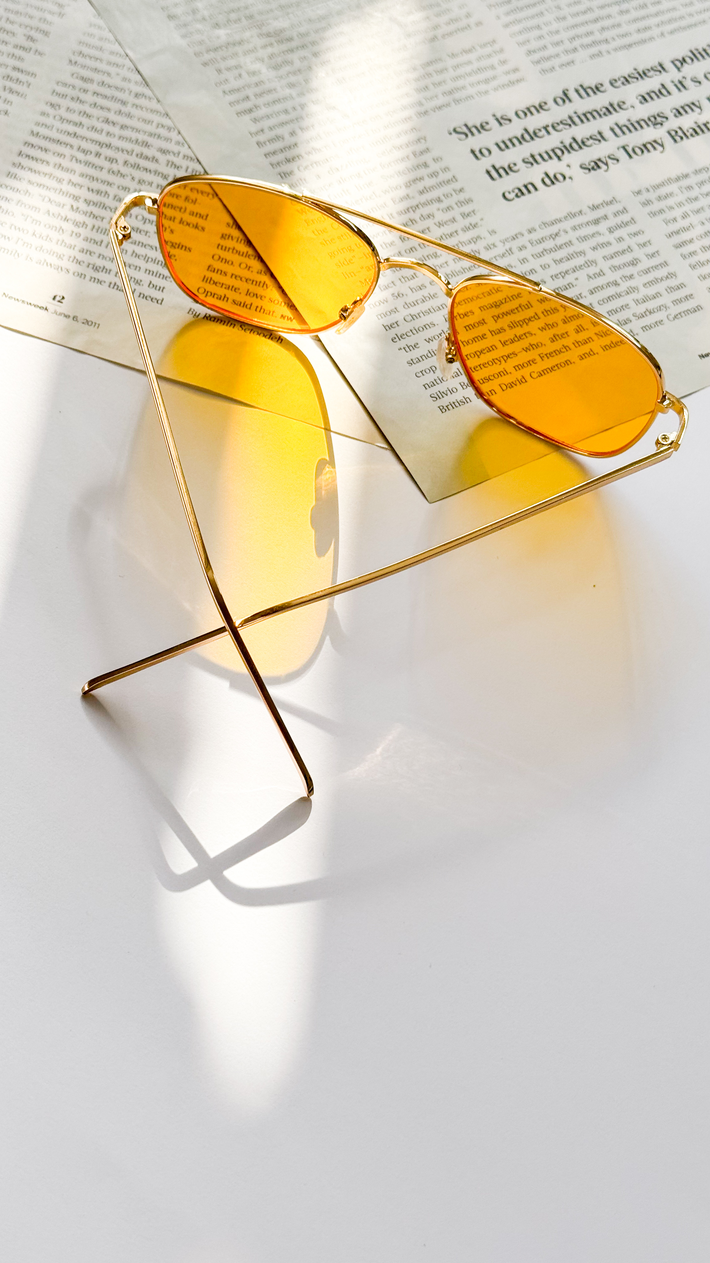 نمای دیگر از عینک دور فلزی