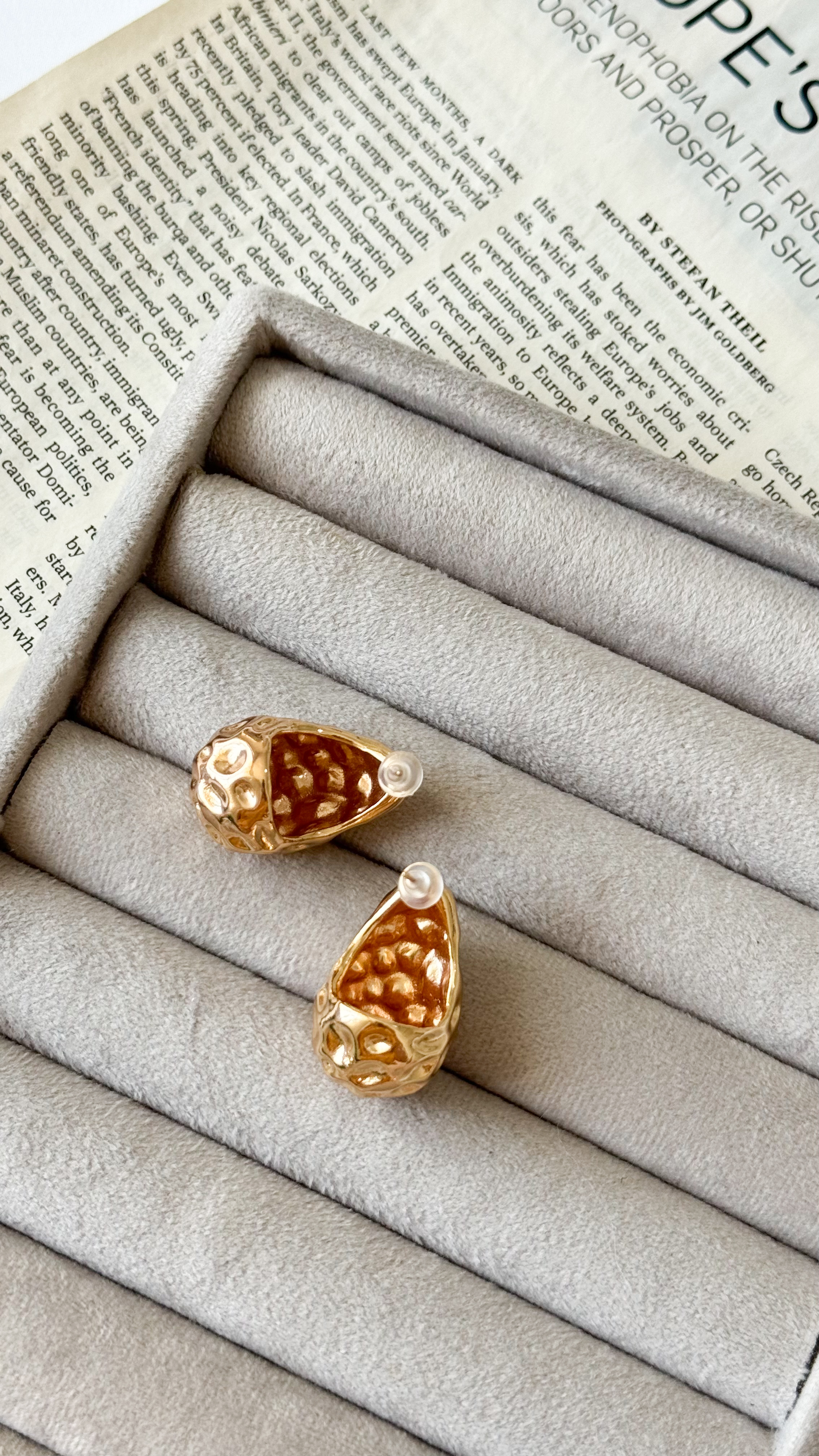 نمای دیگر از گوشواره اشک