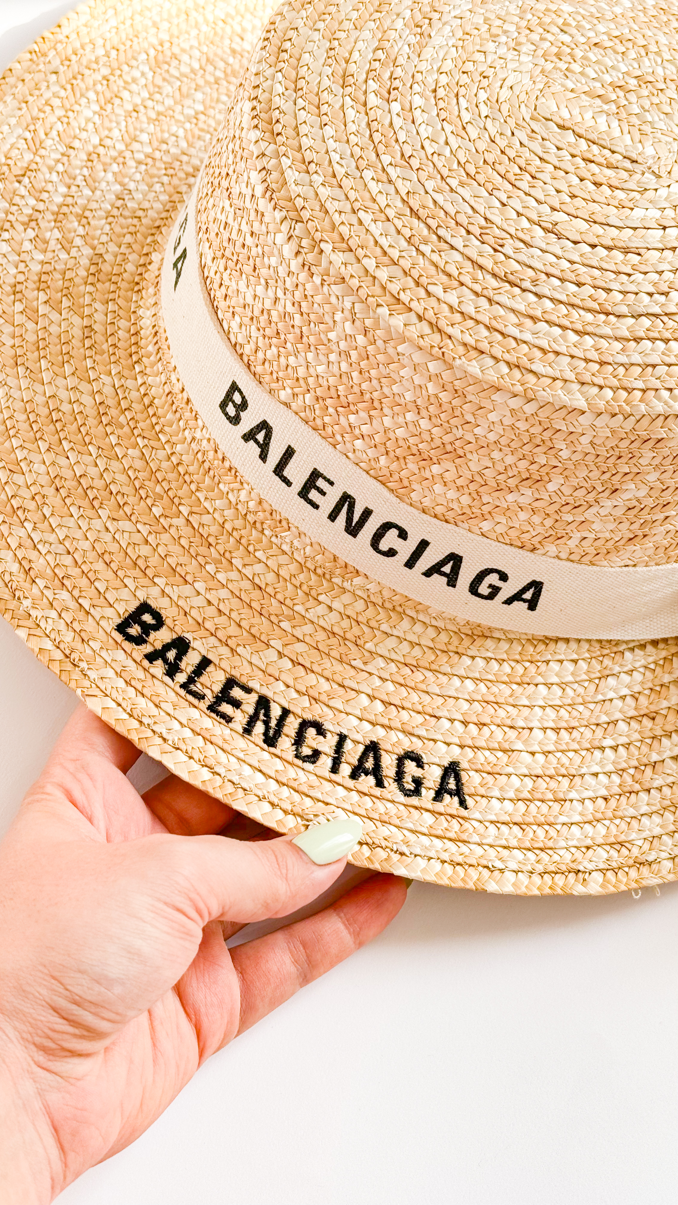 نمای دیگر از کلاه حصیری بلنسیاگا