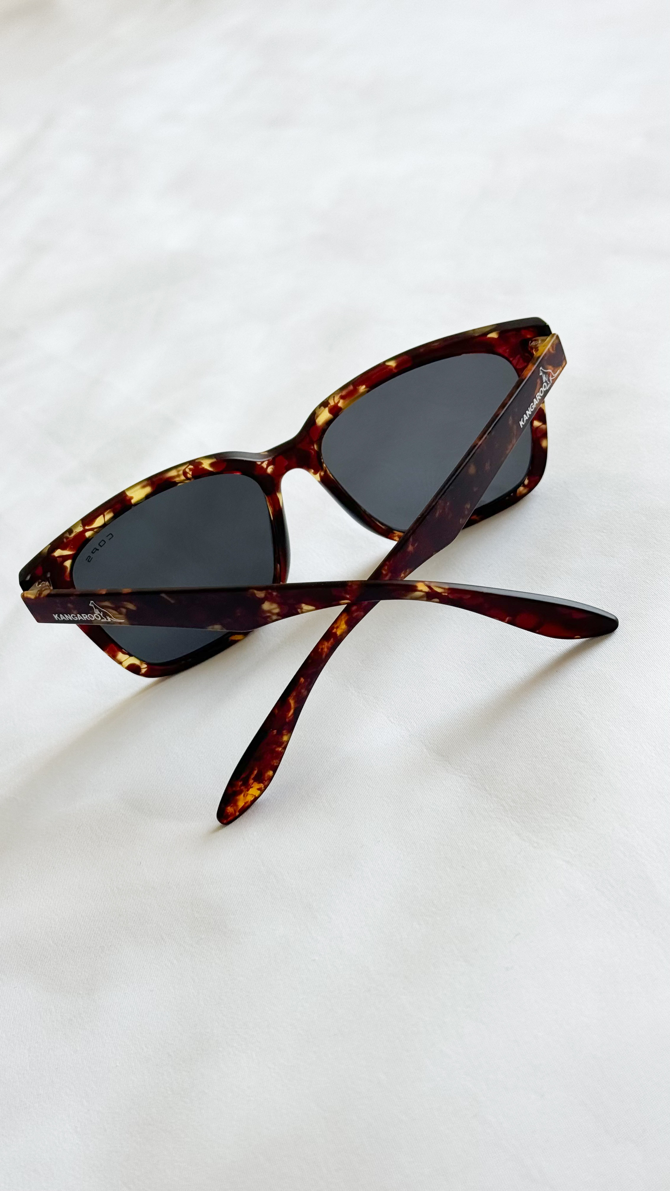 نمای دیگر از عینک پلنگی