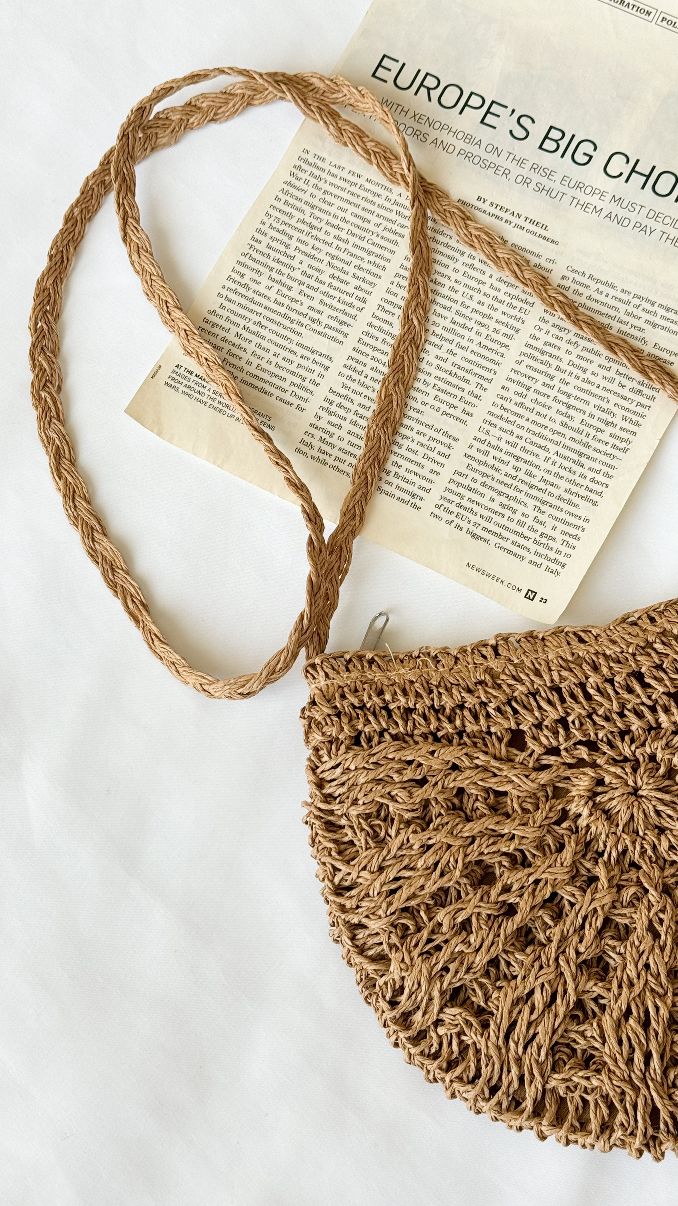 نمای دیگر از کیف رافیا نیم دایره