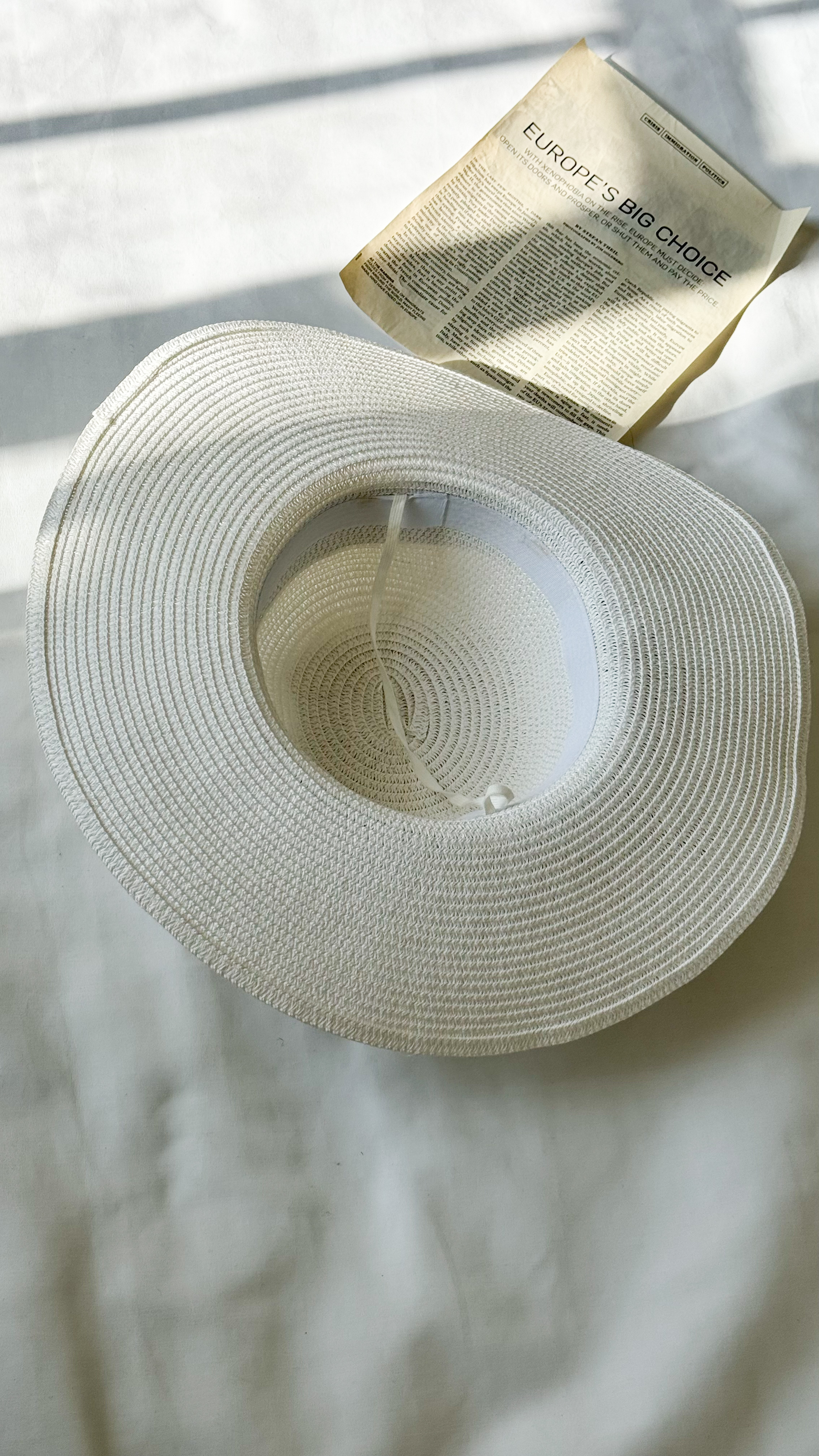 نمای دیگر از کلاه ساحلی سلین