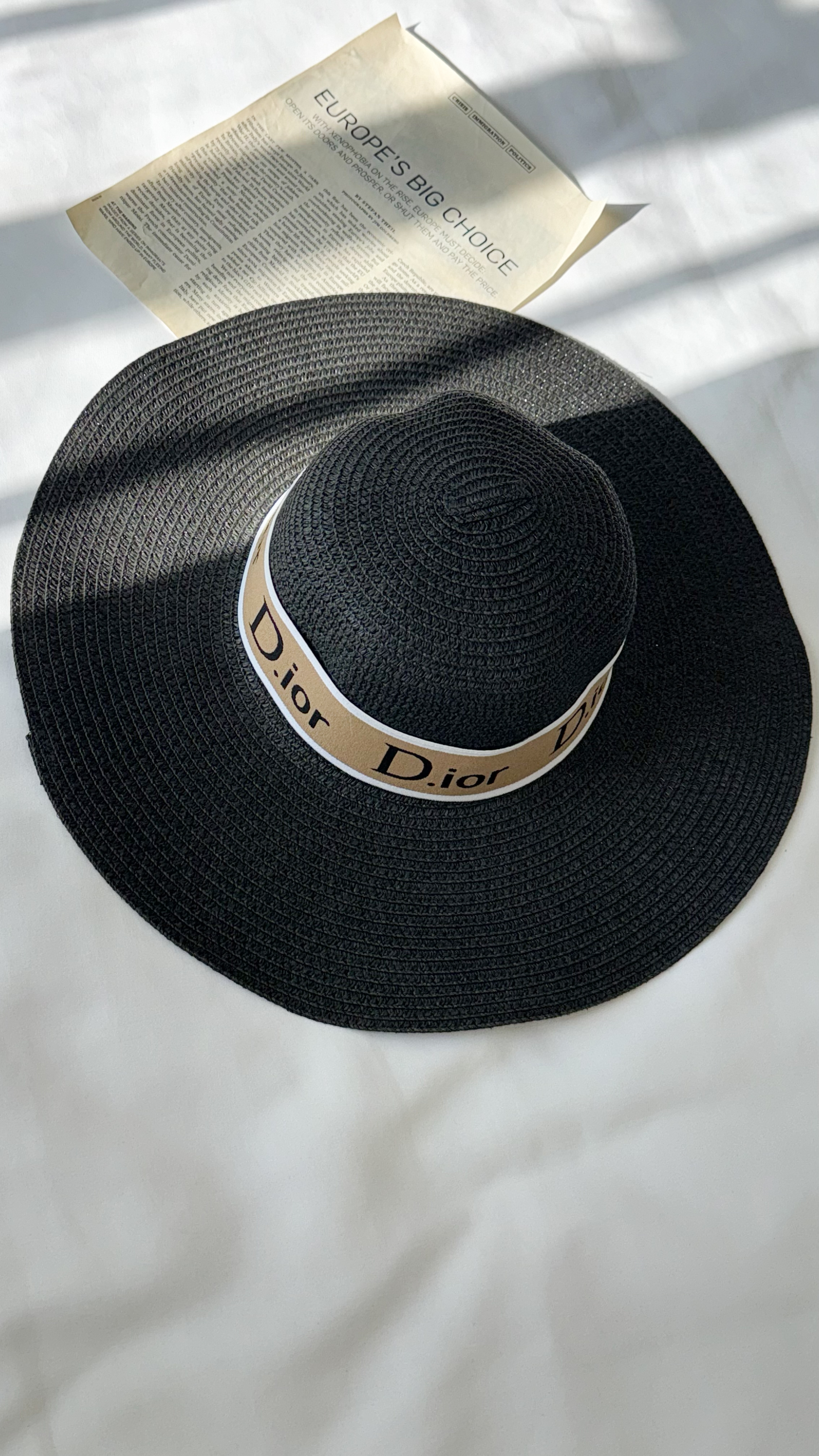 نمای دیگر از کلاه حصیری دیور