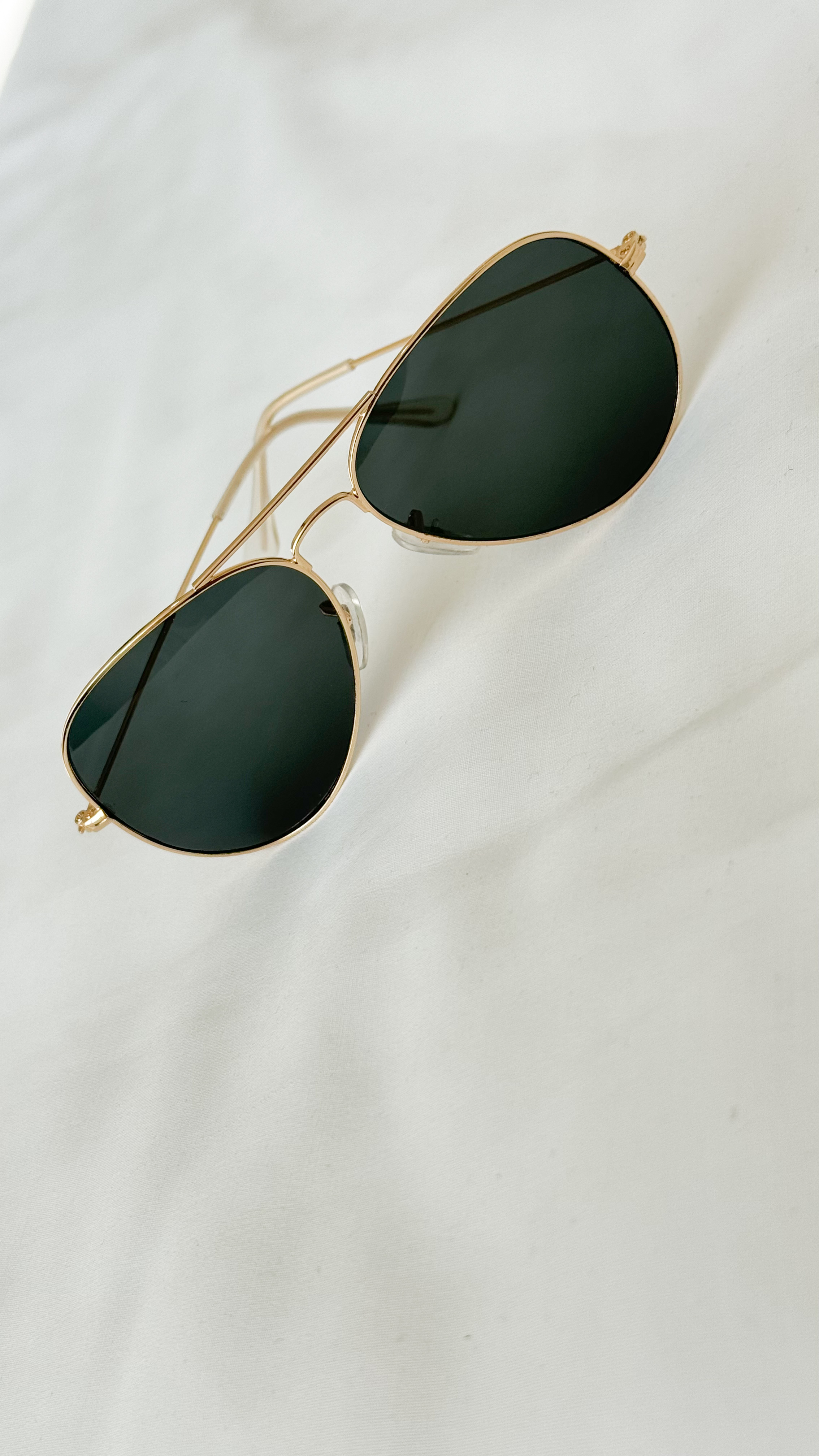 نمای دیگر از عینک ریبن دور طلایی