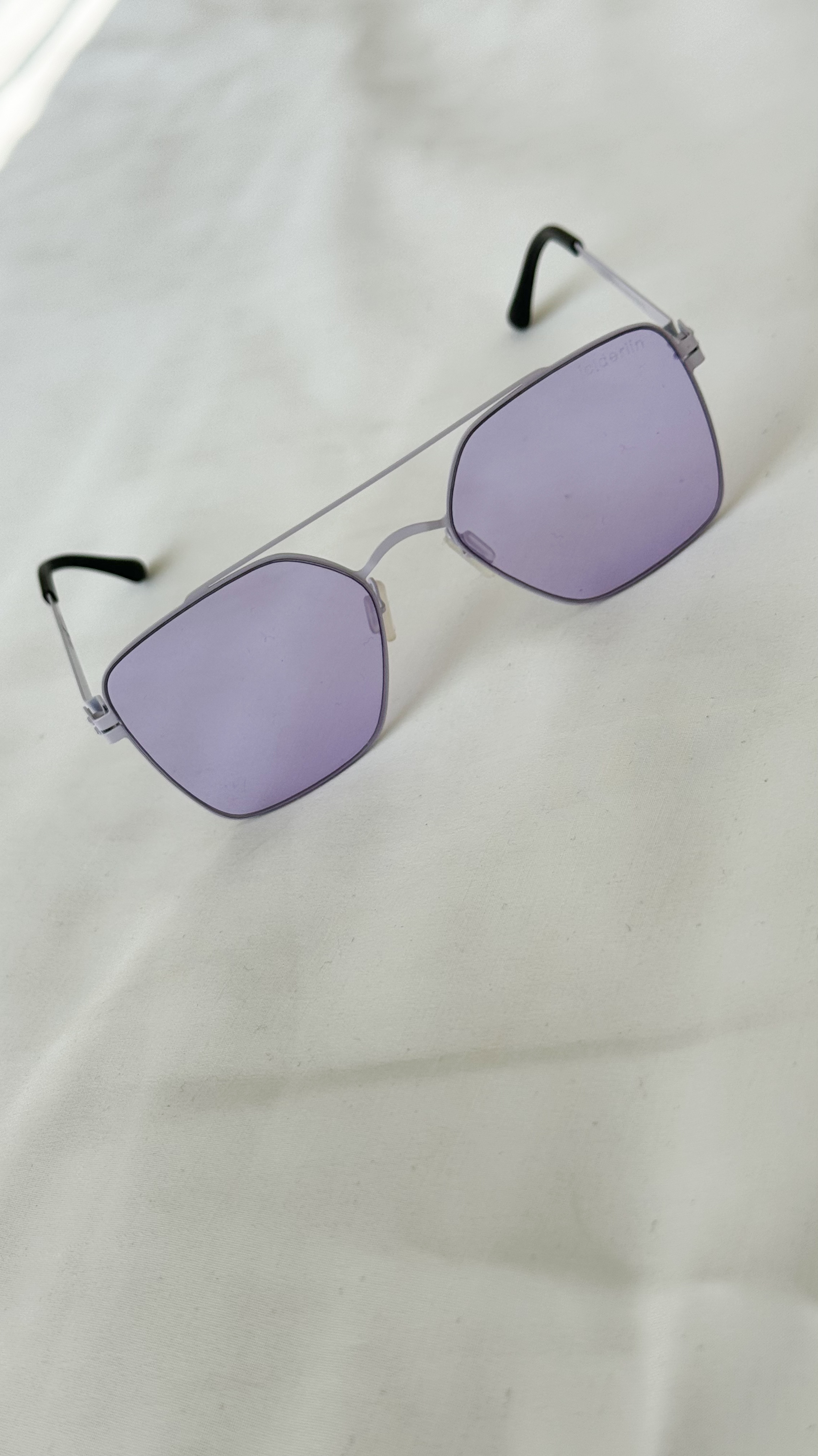 نمای دیگر از عینک رنگی