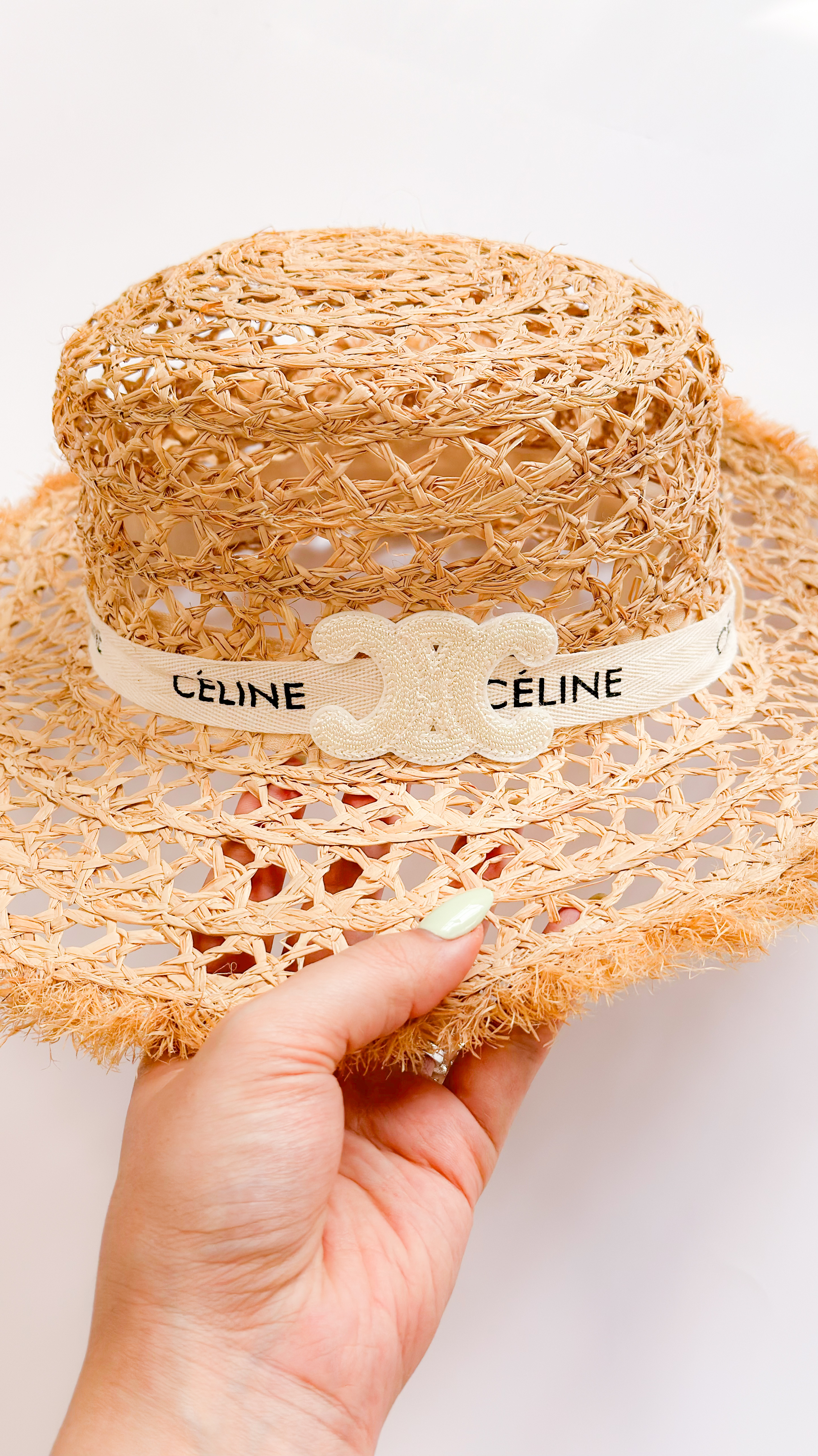 نمای دیگر از کلاه حصیری سلین