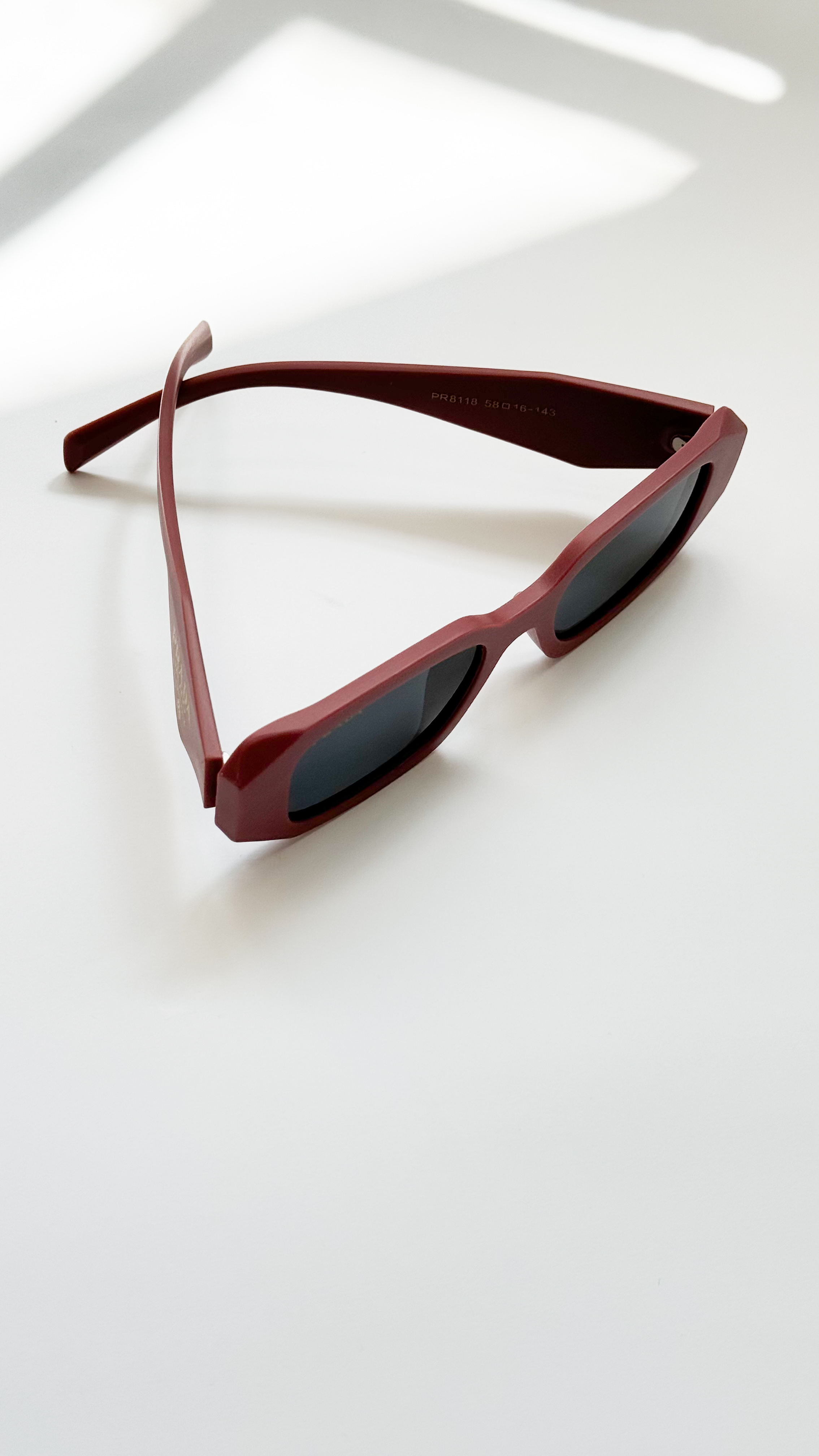 نمای دیگر از عینک پرادا