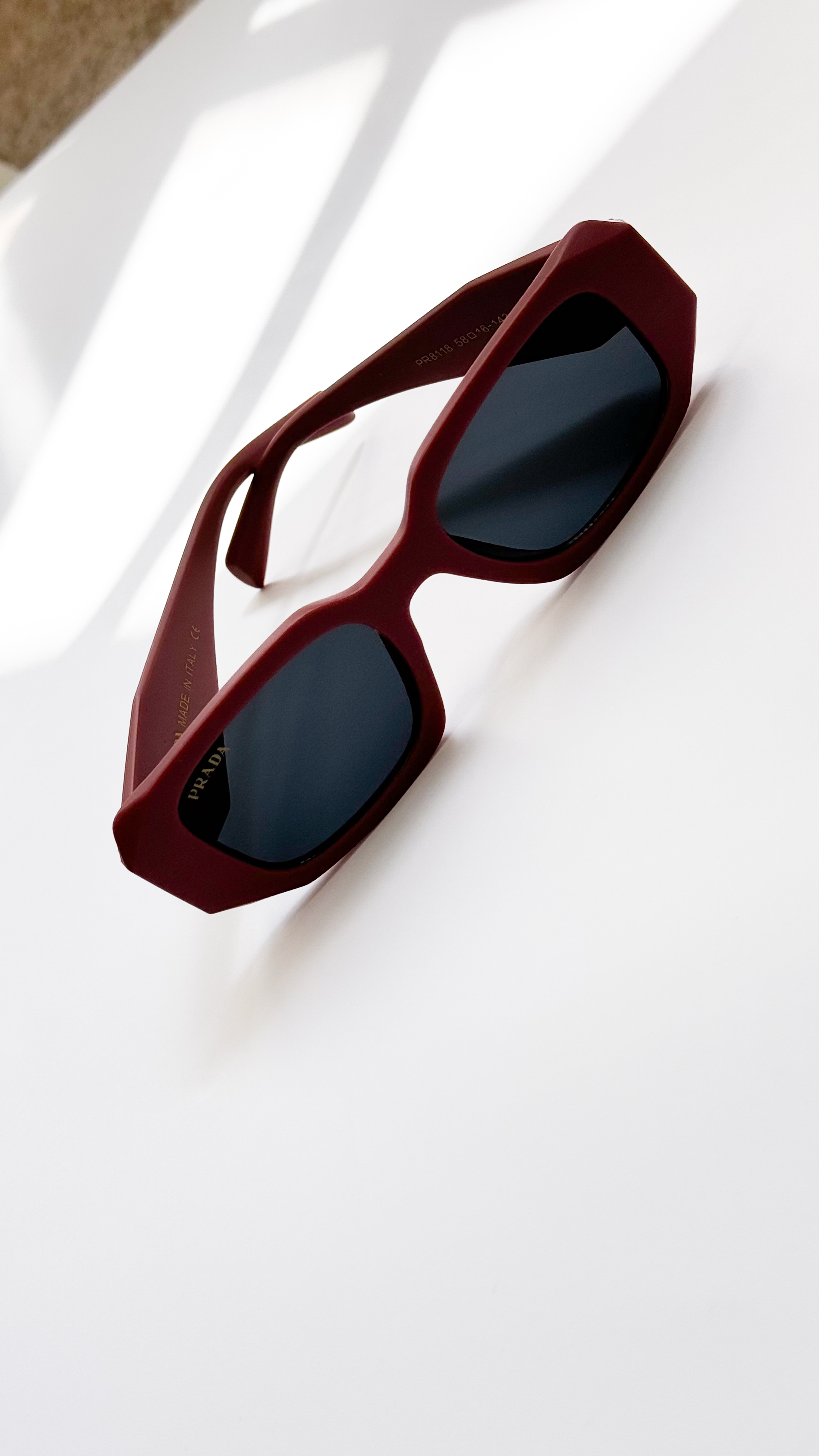 نمای دیگر از عینک پرادا