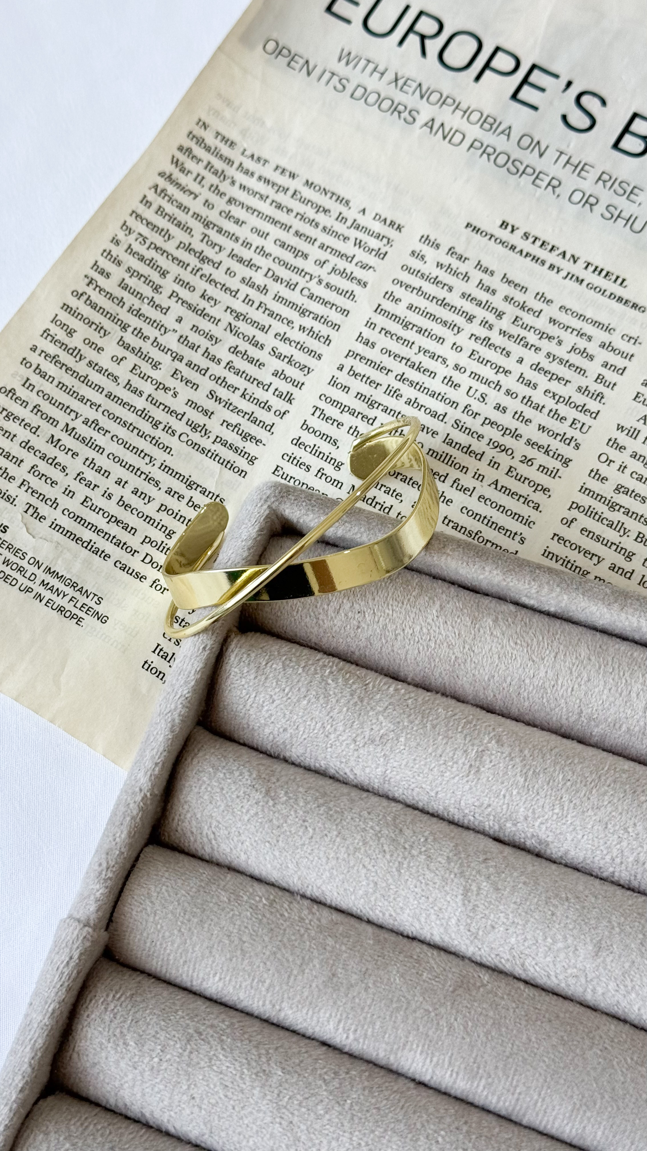 دستبند پیچ دوتایی