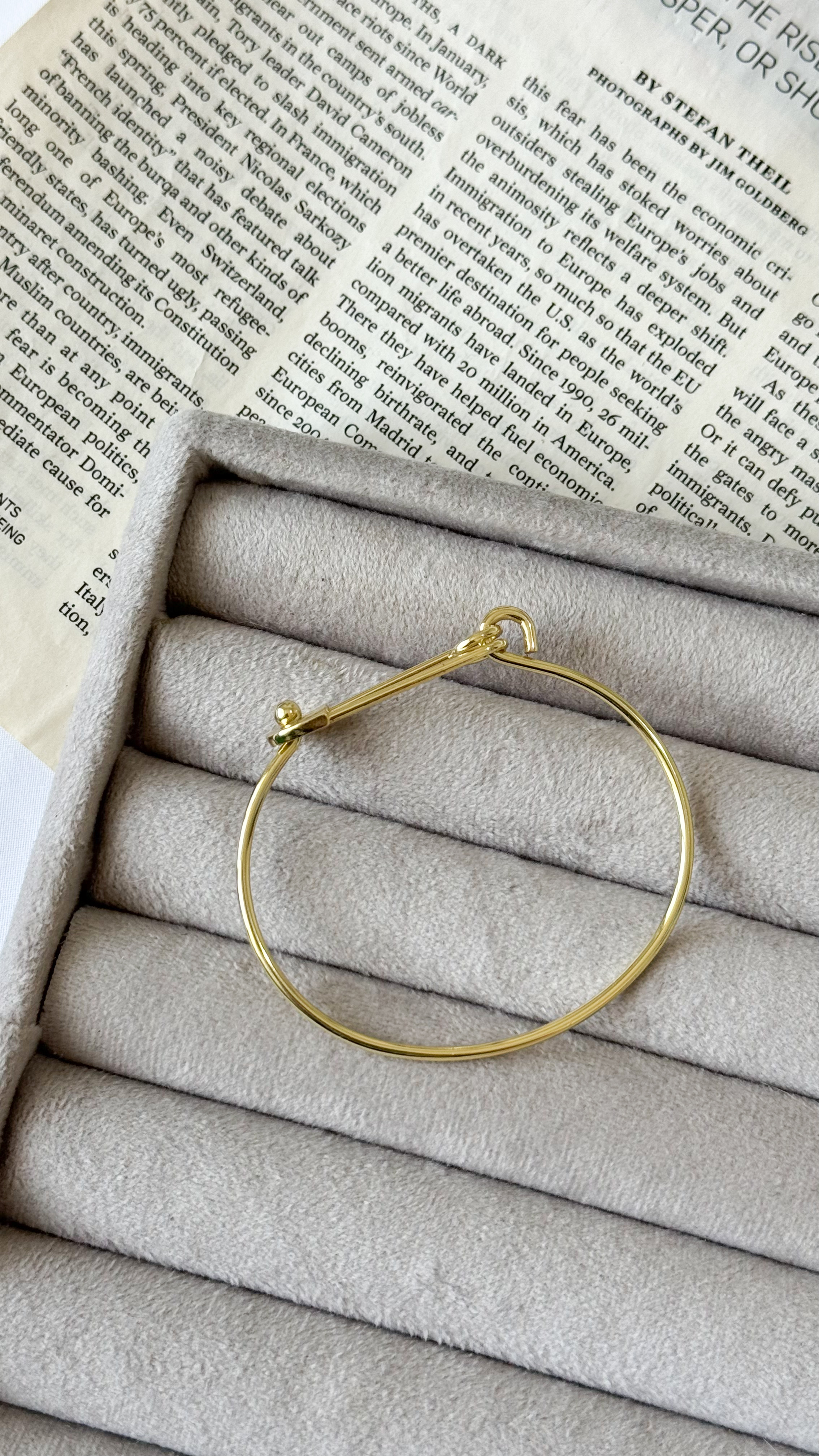 نمای دیگر از دستبند سنجاق