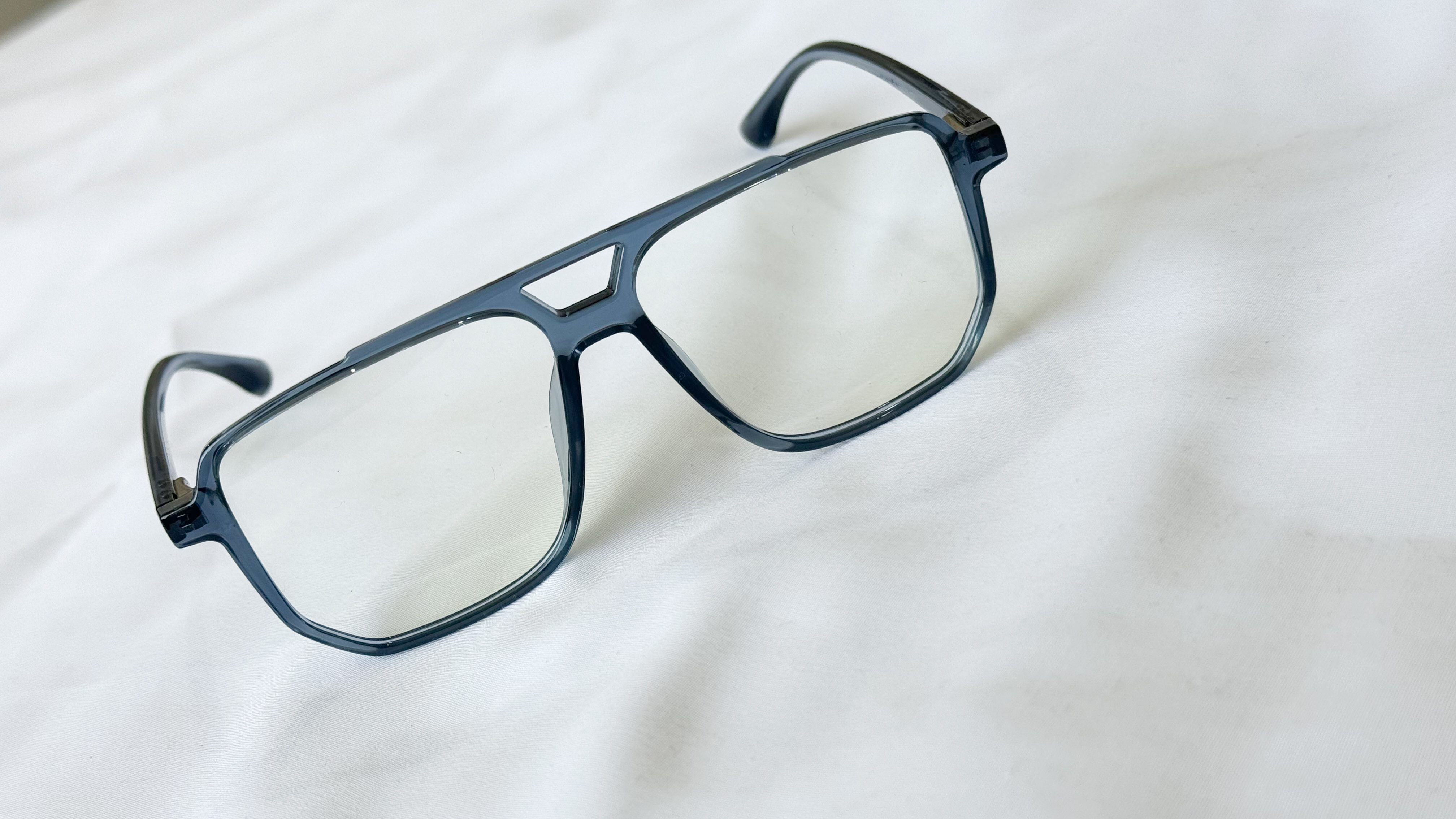 نمای دیگر از عینک بلوکات