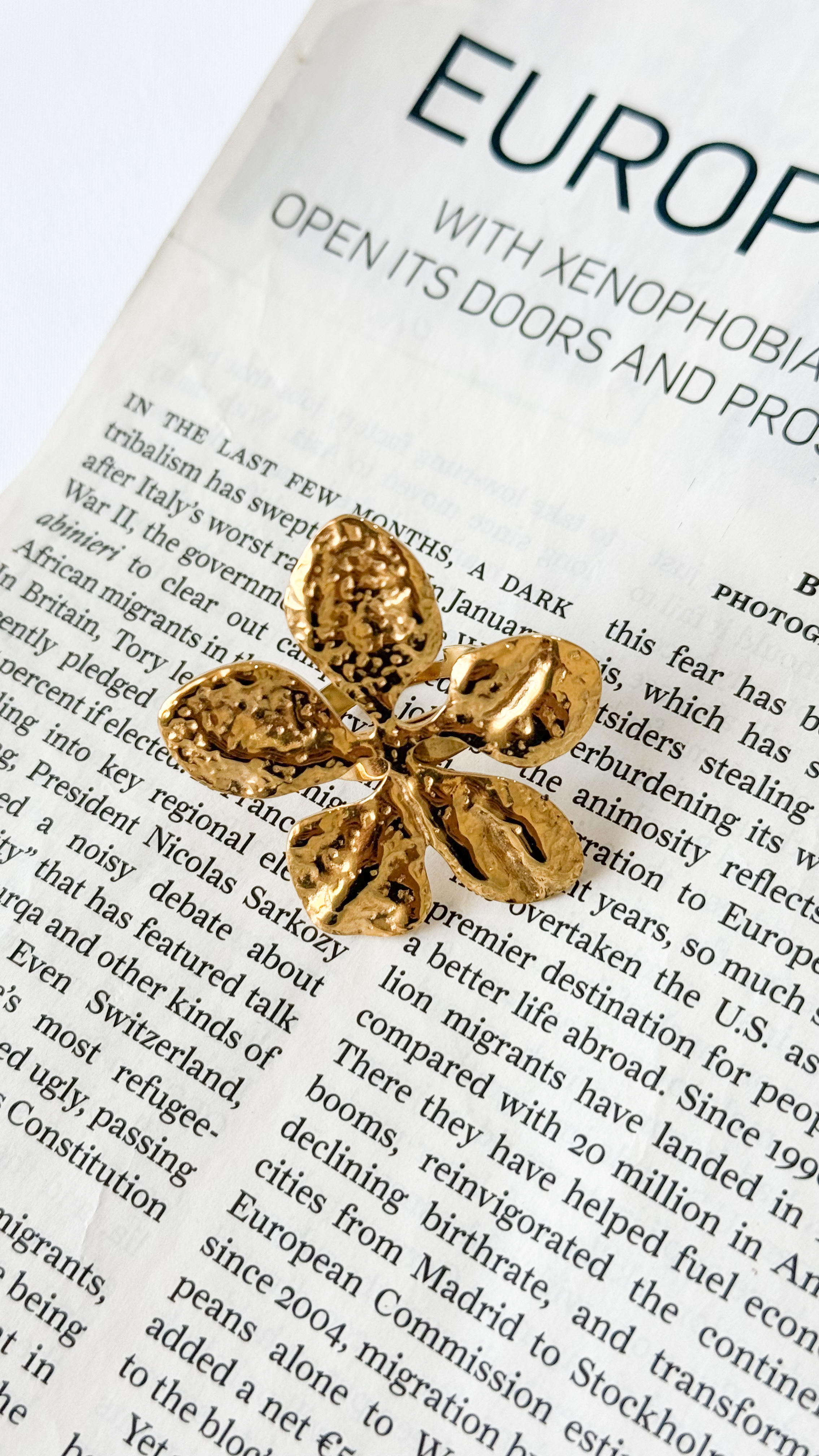 نمای دیگر از انگشتر های طلایی