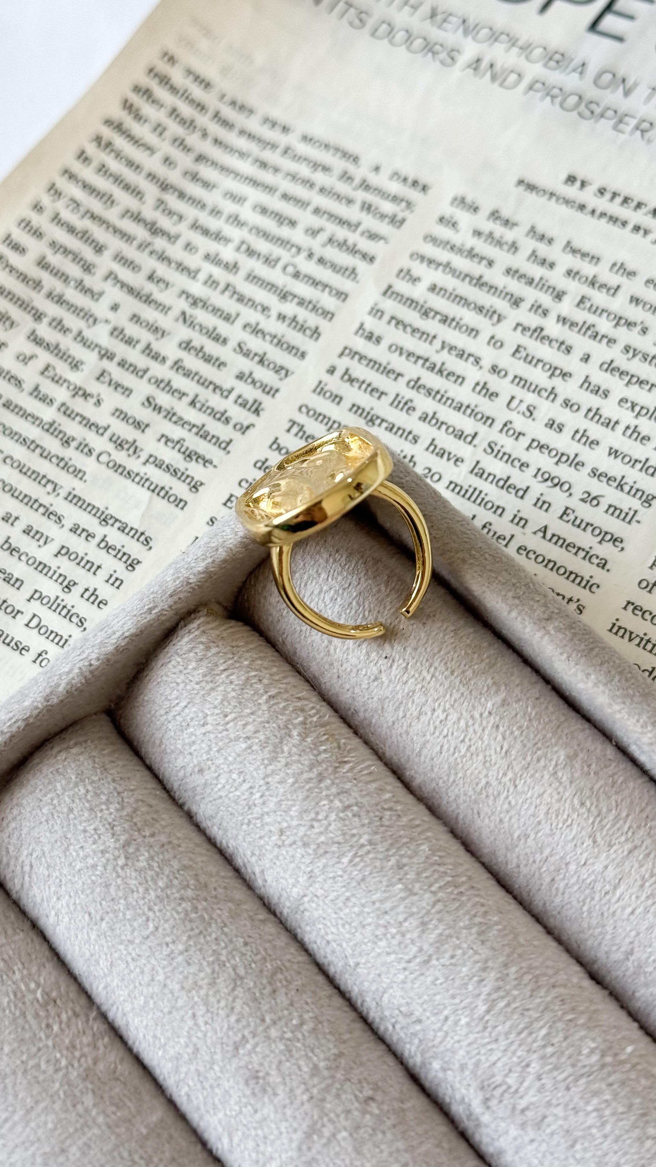 نمای دیگر از انگشتر های طلایی