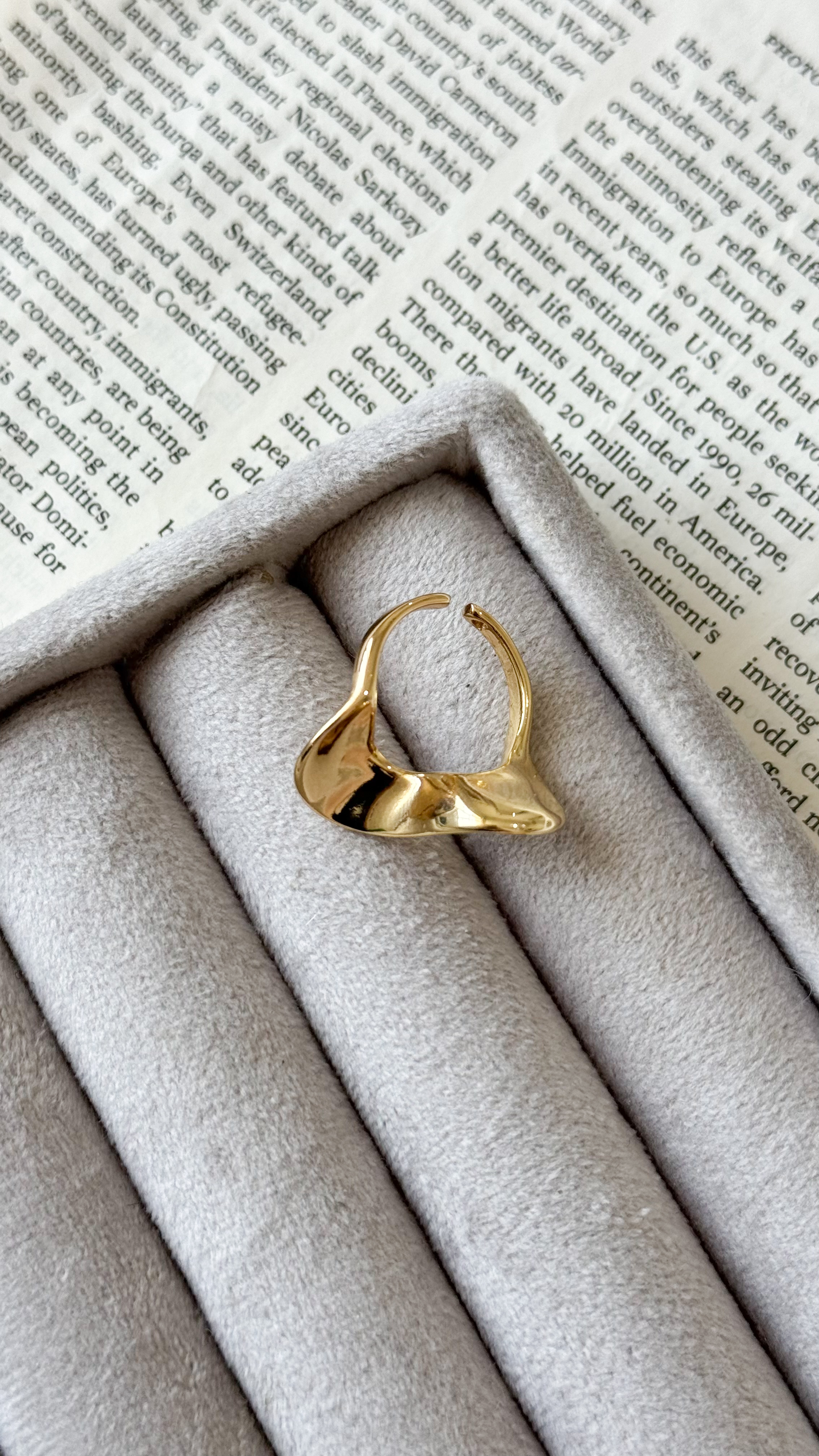 نمای دیگر از انگشتر های طلایی