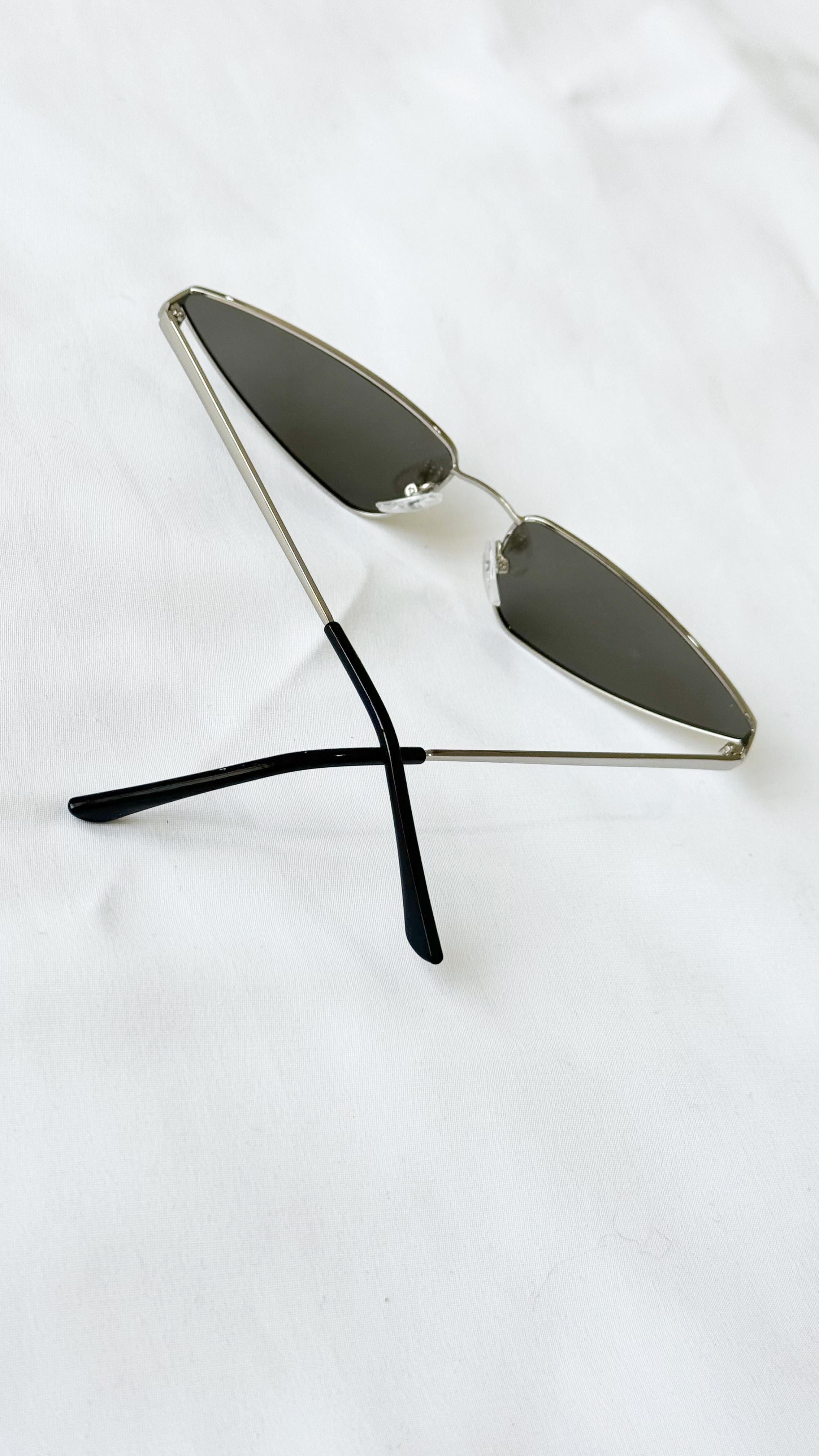 نمای دیگر از عینک آینه ای