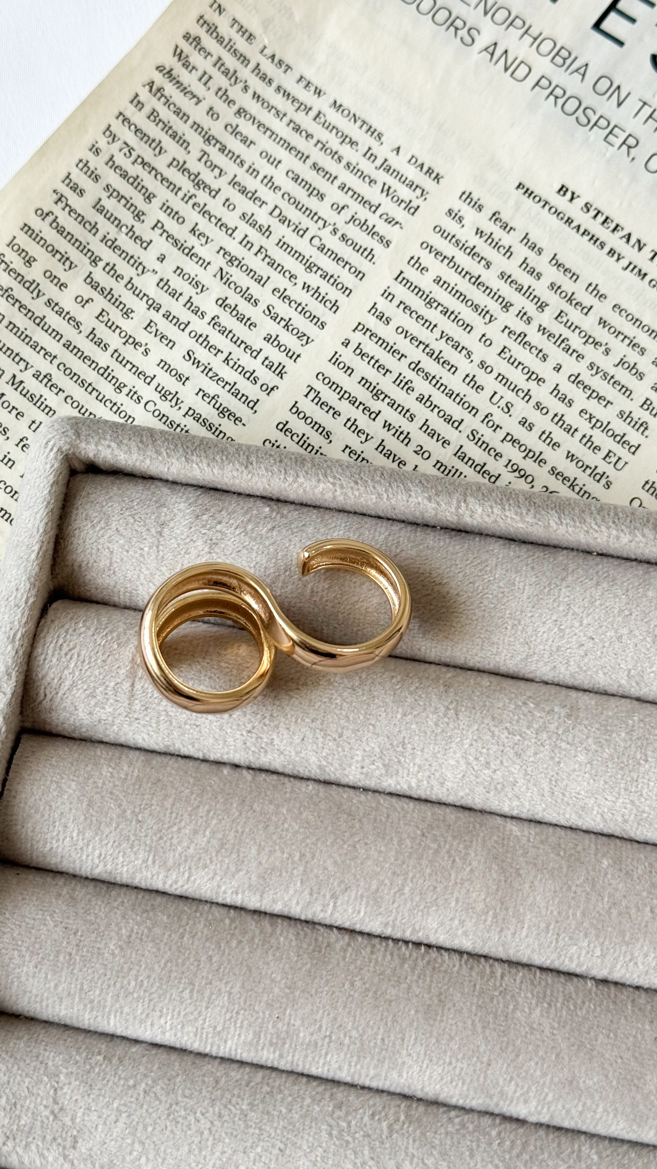 نمای دیگر از انگشتر های دوتایی سیلور و طلایی