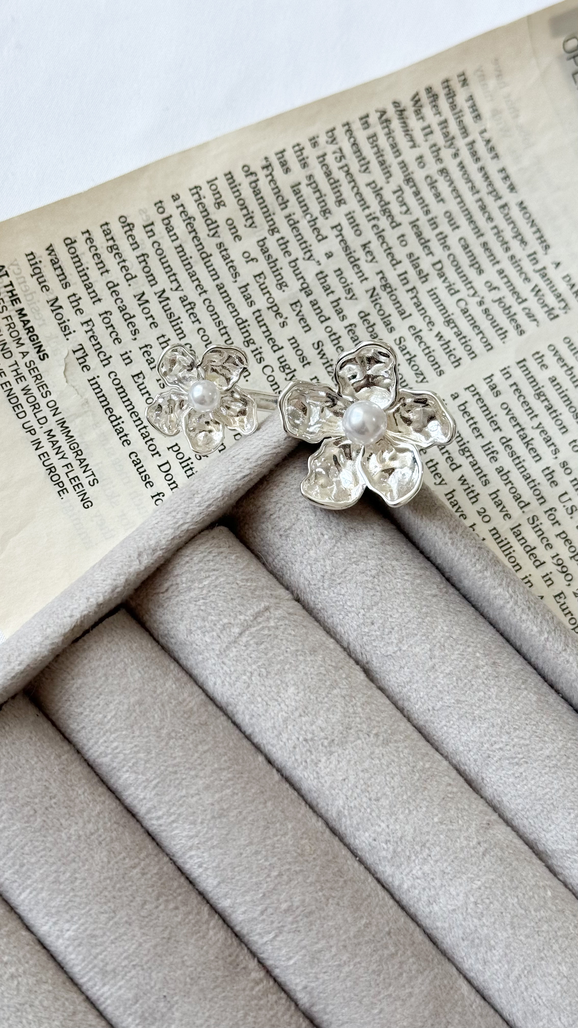 نمای دیگر از انگشتر های دوتایی سیلور و طلایی